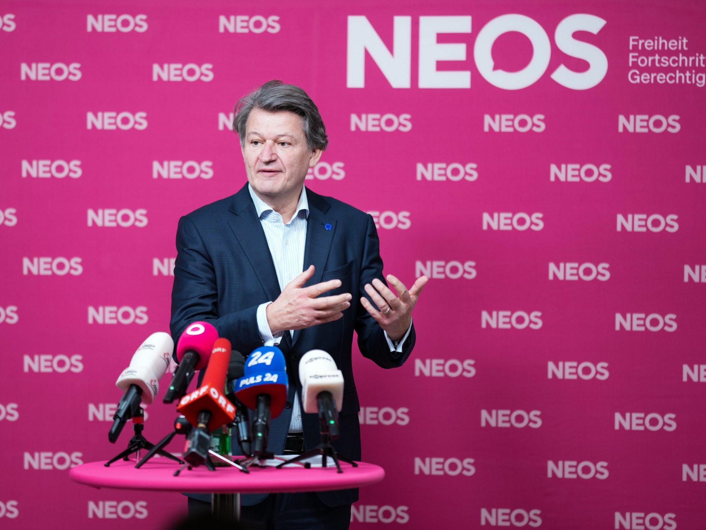 Die NEOS rufen EU-Bürger zur Registrierung für die Wahl auf. Die NEOS rufen EU-Bürger zur Registrierung für die Wahl auf.