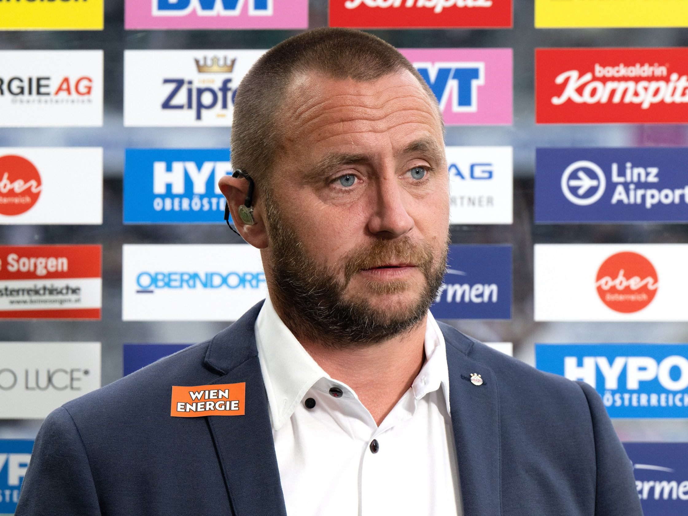 Hofmann entschuldigte sich nach seiner verbaler Entgleisung. Hofmann entschuldigte sich nach seiner verbaler Entgleisung.