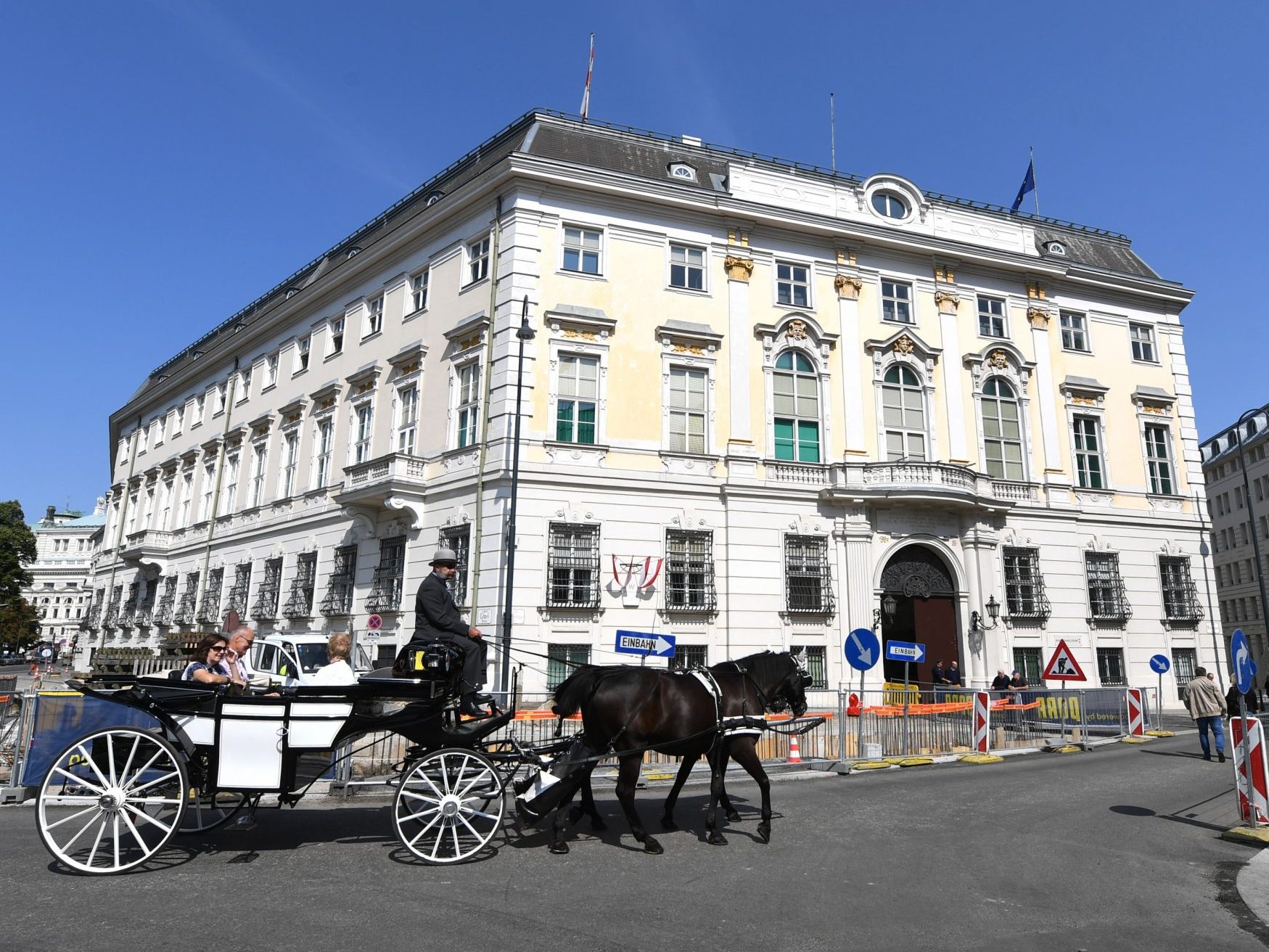 Das Kanzleramt rühmt sich der Abschaffung von Sonderzeichen.