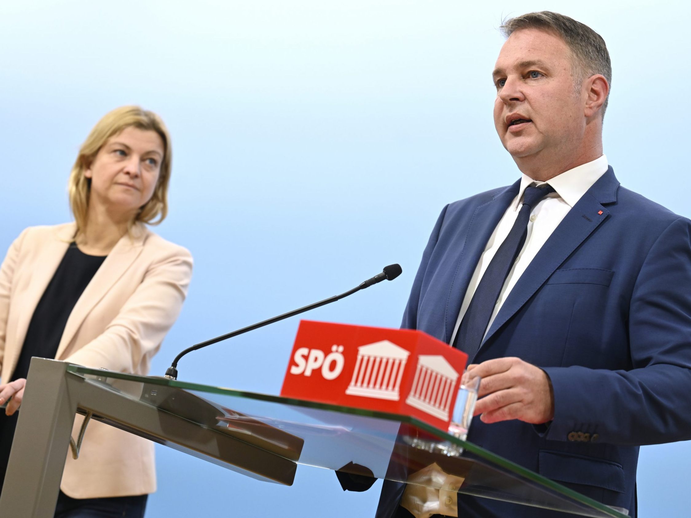 Die SPÖ beantragt ihr Pflegepaket "dringlich".