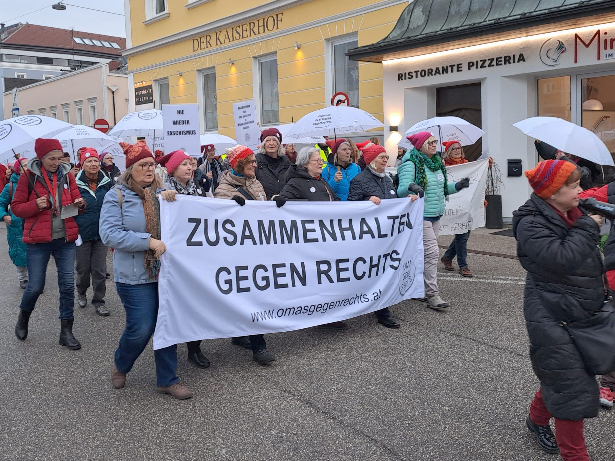 Demo vor FPÖ-Aschermittwochsveranstaltung. Demo vor FPÖ-Aschermittwochsveranstaltung.
