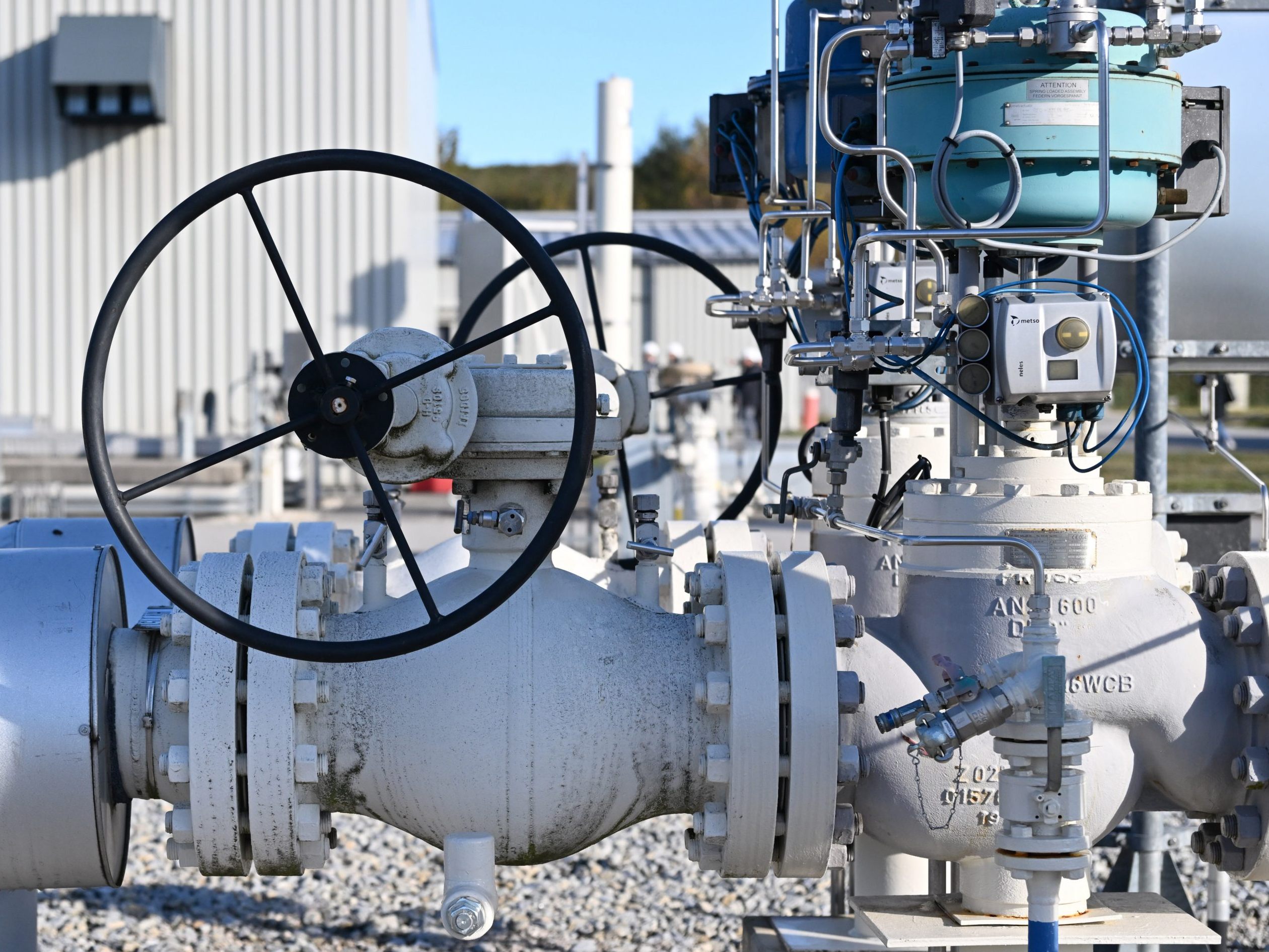 SPÖ und NEOS fordern Unabhängigkeit vom russischen Gas.