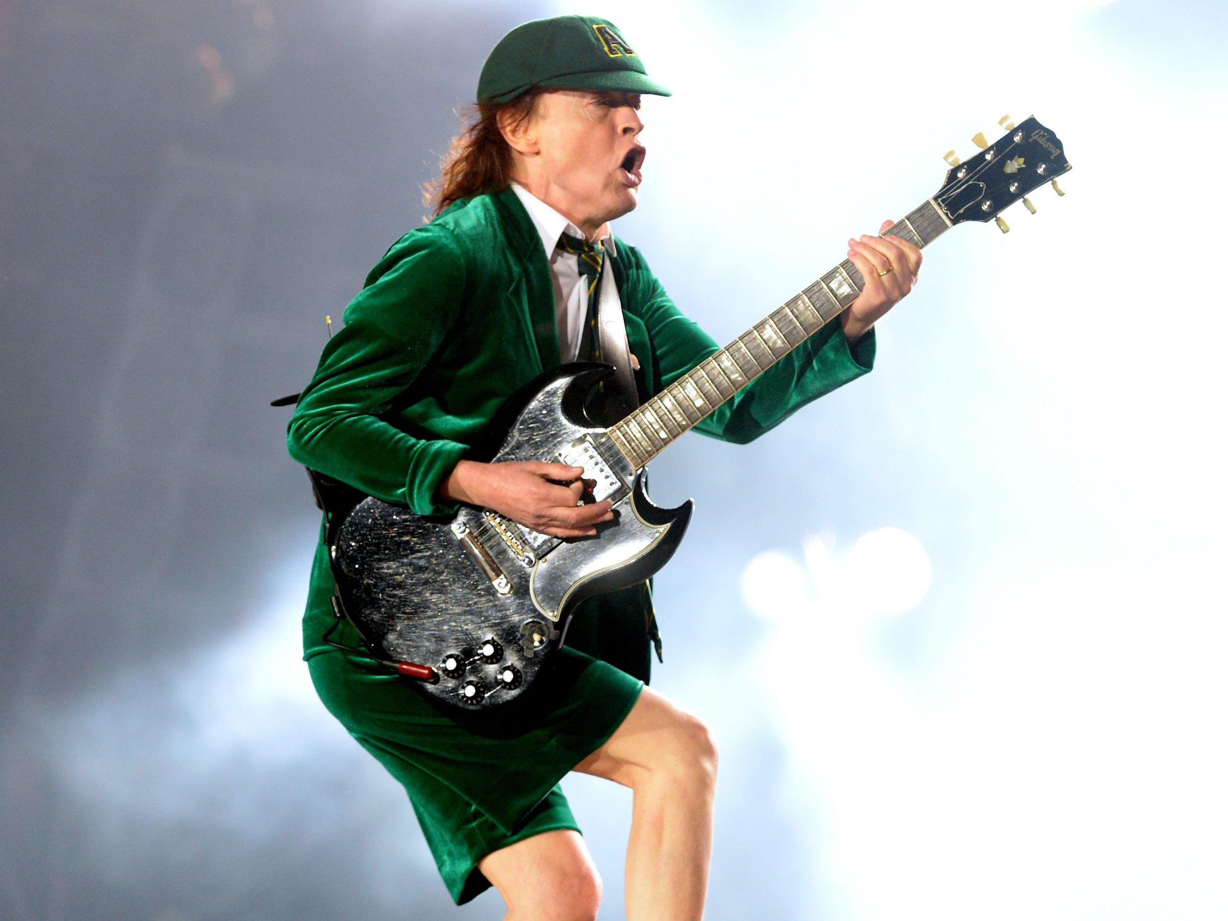 AC/DC (hier ein Bild von einem Konzert im Jahr 2016) gibt es im Sommer 2024 in Wien. AC/DC (hier ein Bild von einem Konzert im Jahr 2016) gibt es im Sommer 2024 in Wien.