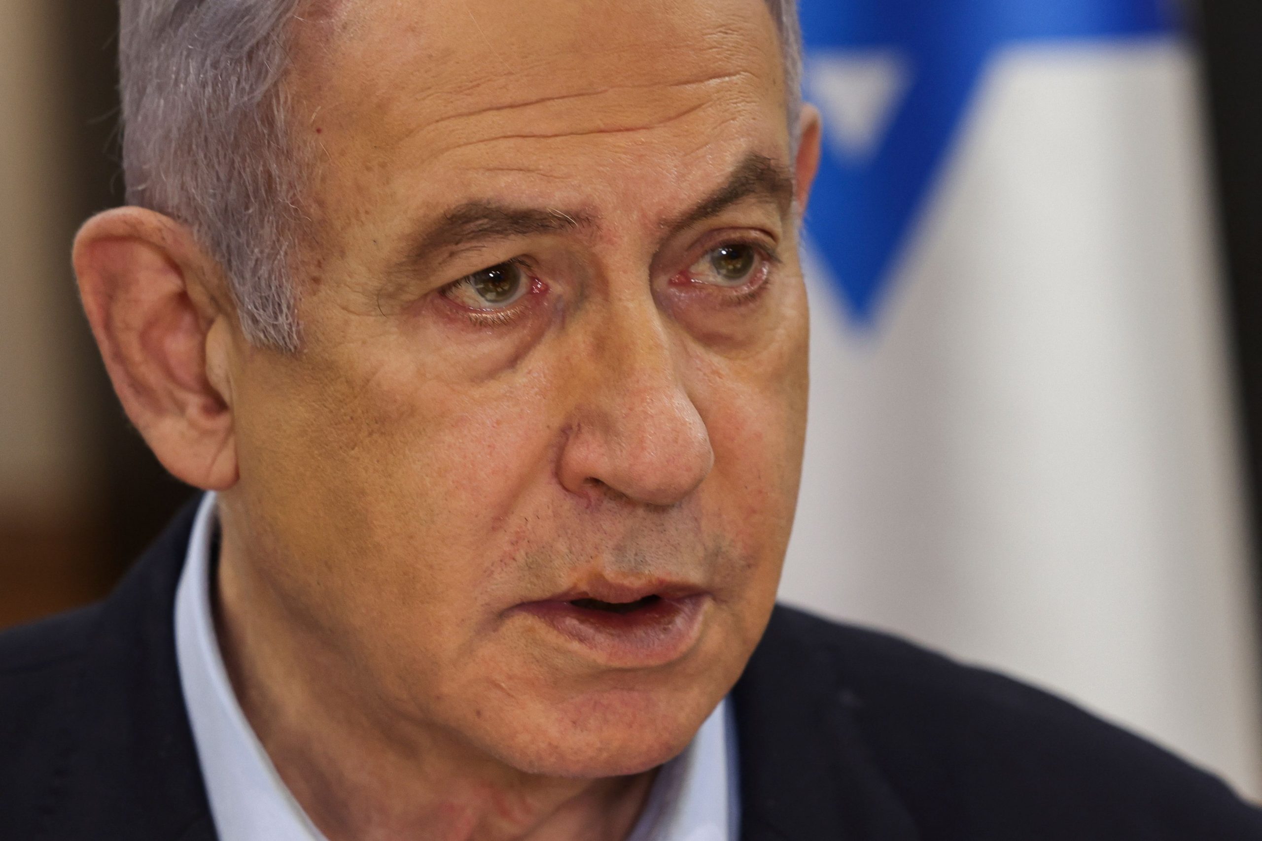 Der israelische Premierminister Benjamin Netanyahu leitet das wöchentliche Kabinettstreffen im Verteidigungsministerium in Tel Aviv am 7. Januar 2024. Der israelische Premierminister Benjamin Netanyahu leitet das wöchentliche Kabinettstreffen im Verteidigungsministerium in Tel Aviv am 7. Januar 2024.