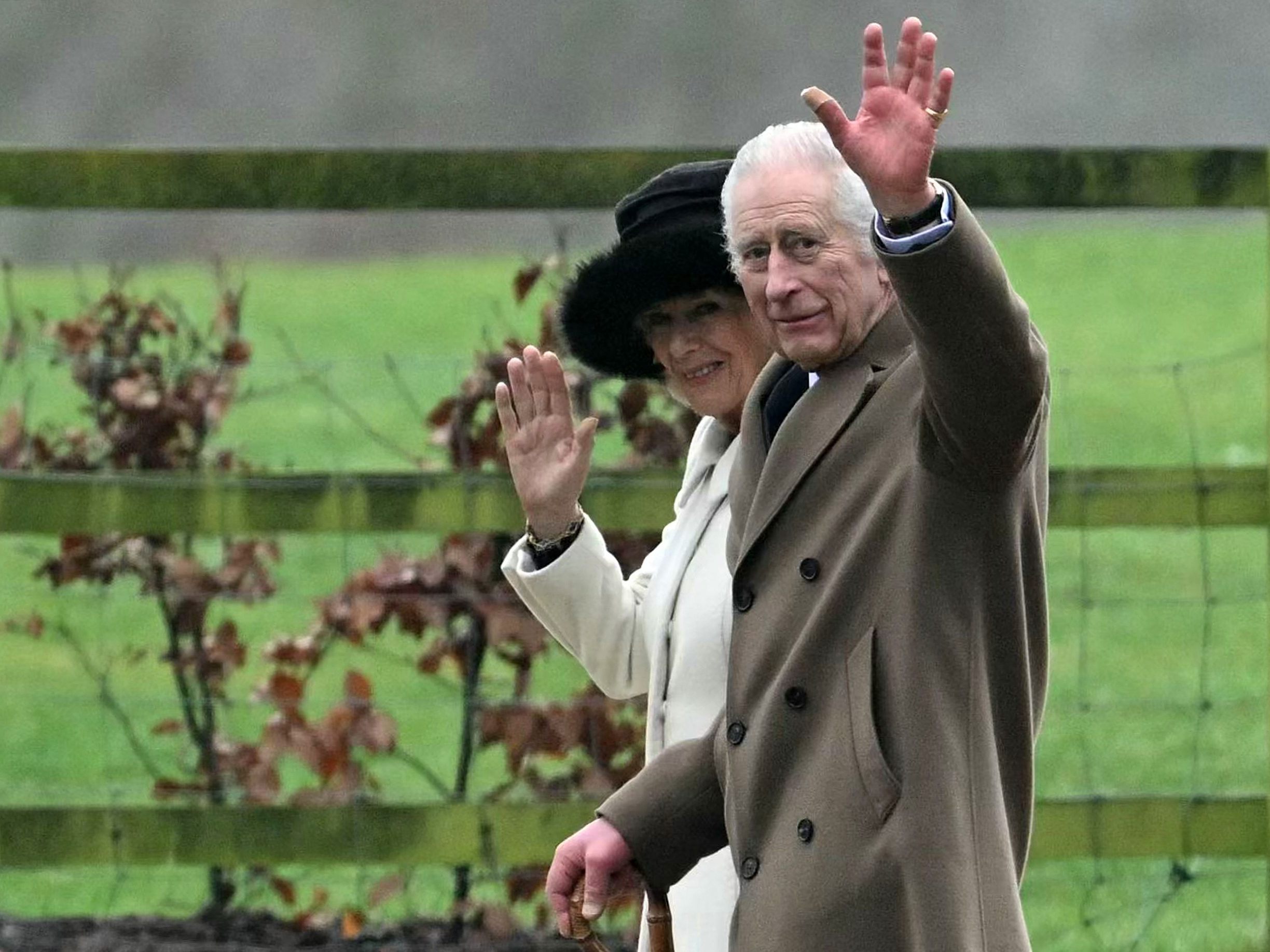 König Charles zeigte sich erstmals seit seiner Krebsdiagnose der Öffentlichkeit. König Charles zeigte sich erstmals seit seiner Krebsdiagnose der Öffentlichkeit.