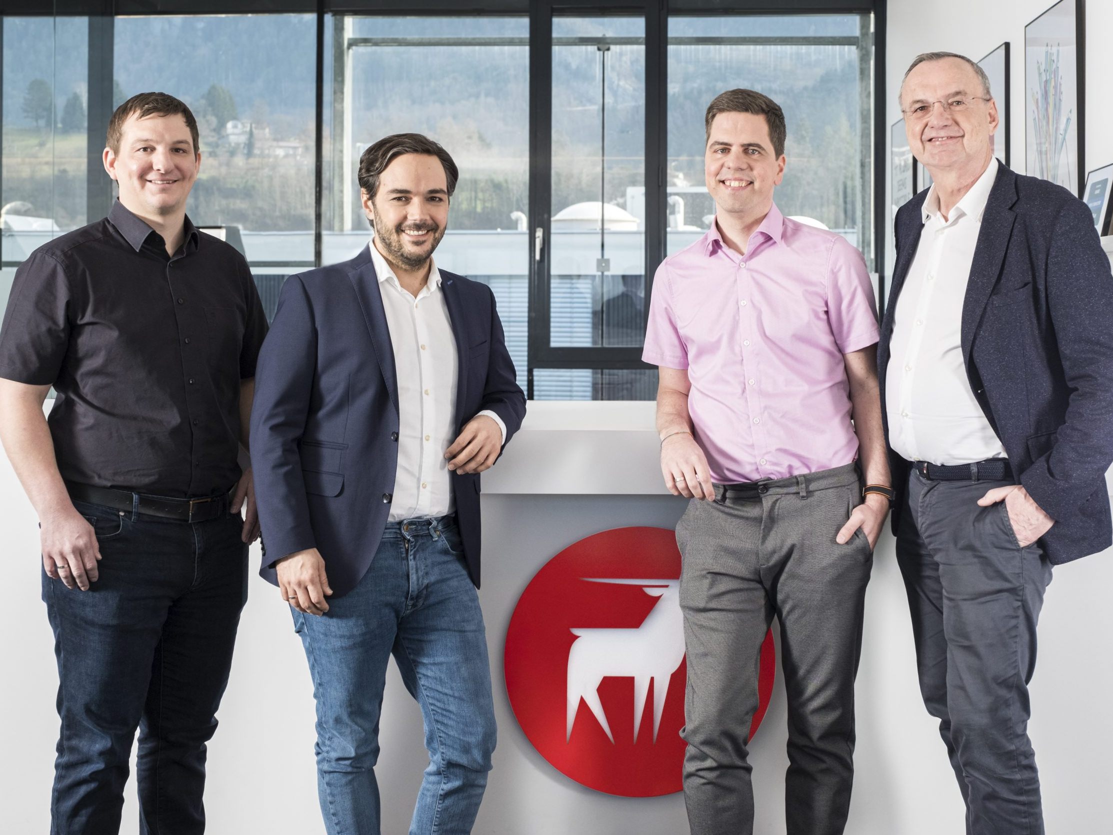 Erweiterung der Antiloop-Führungsriege: Matthias Frick (Co-CTO, Prokurist Antiloop), Gerold Böhler (Gründer und Geschäftsführer Antiloop), Herbert Scheffknecht (Co-CTO Antiloop) und Jürgen Samuel (Di3logy) (v.l.n.r.) Erweiterung der Antiloop-Führungsriege: Matthias Frick (Co-CTO, Prokurist Antiloop), Gerold Böhler (Gründer und Geschäftsführer Antiloop), Herbert Scheffknecht (Co-CTO Antiloop) und Jürgen Samuel (Di3logy) (v.l.n.r.)