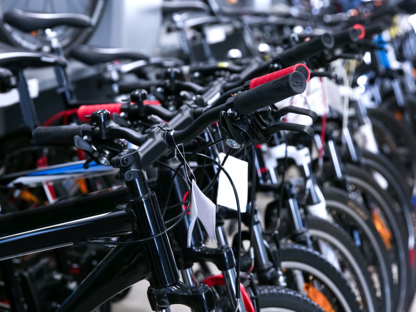 Vor allem bei Fahrrädern ist laut Sport-2000-Chef zu viel Ware vorhanden.