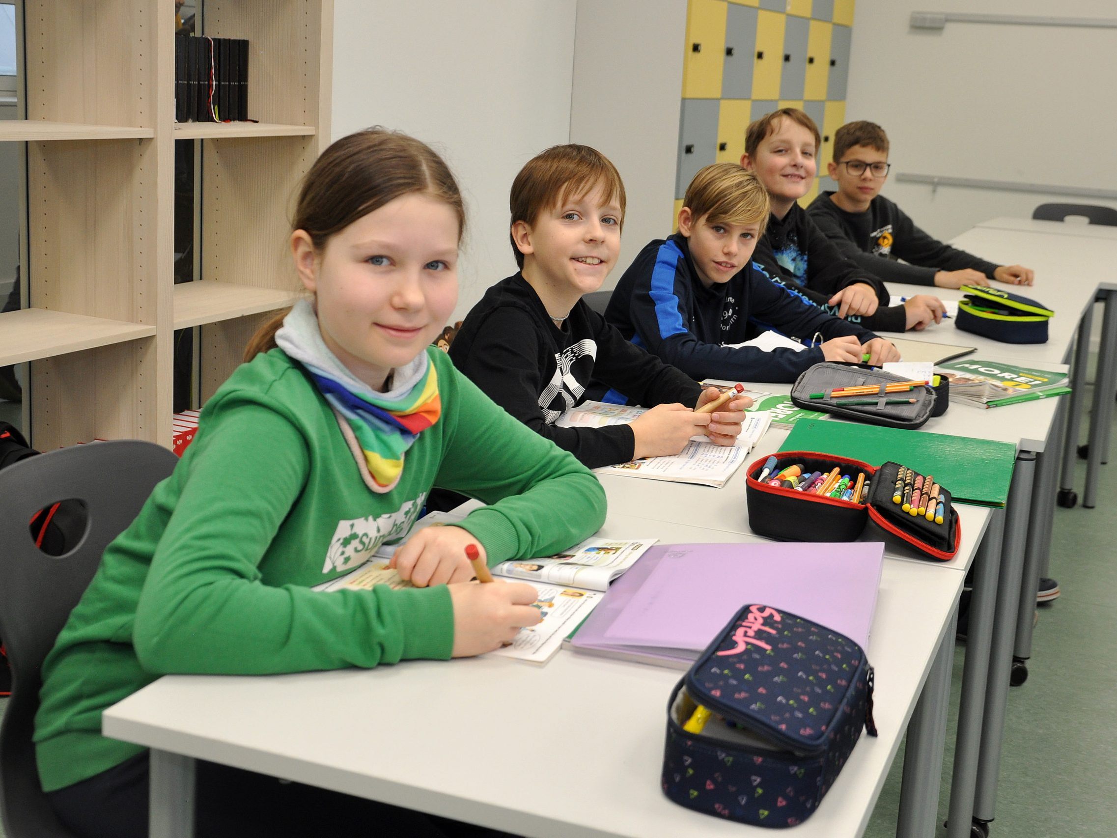 Dank einer Aufstockung des Bestandsgebäudes sind acht neue Klassenräume entstanden.