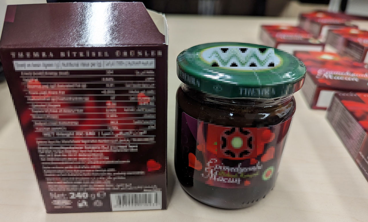Viereinhalb Kilogramm Honig stellten Zollbeamte kürzlich in einem Supermarkt im Raum Biberach sicher, da dieser den potenzfördernden Wirkstoff Sildenafil enthielt.