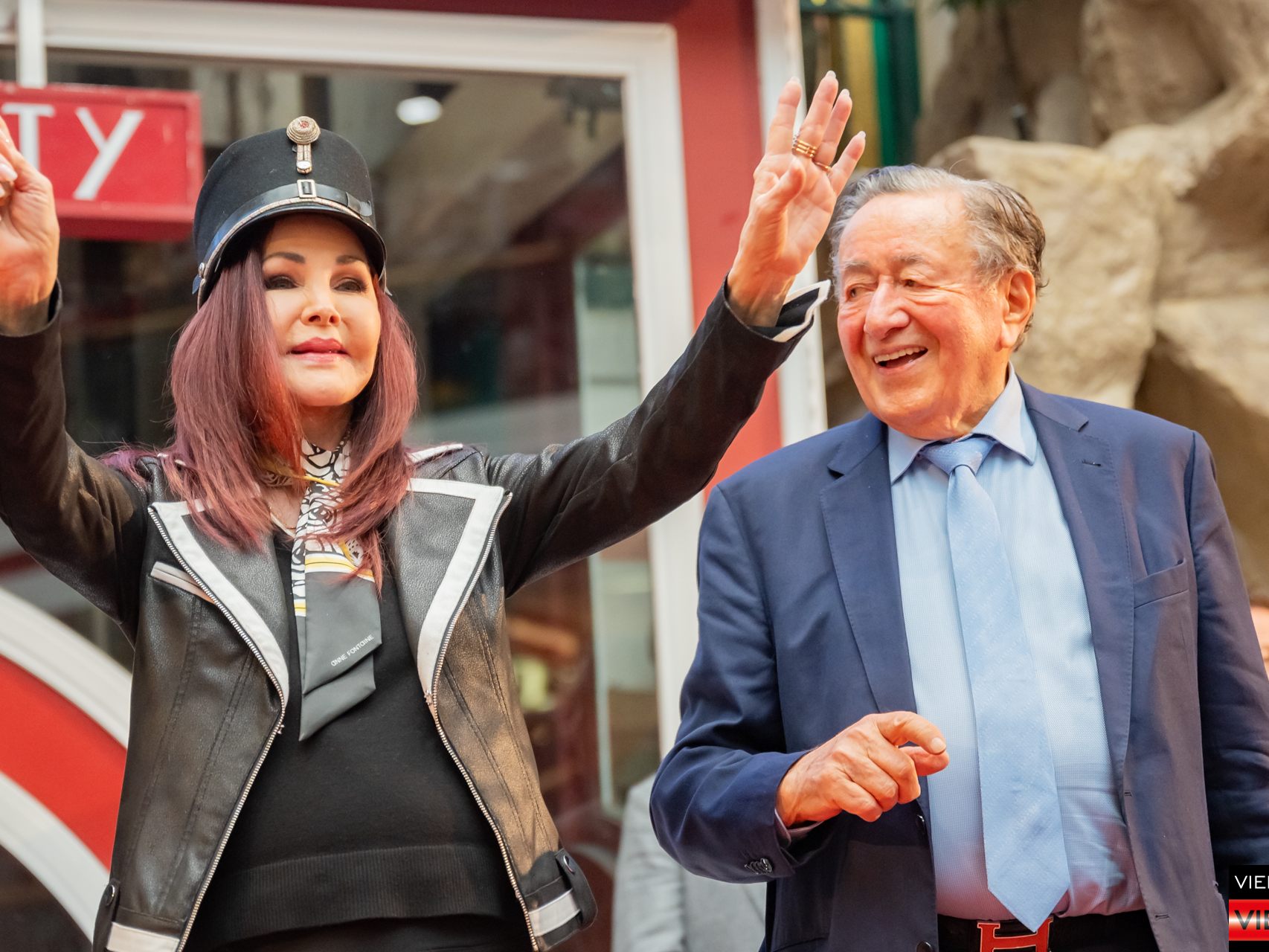 Opernball 2024 Autogrammstunde mit Priscilla Presley und Richard Lugner