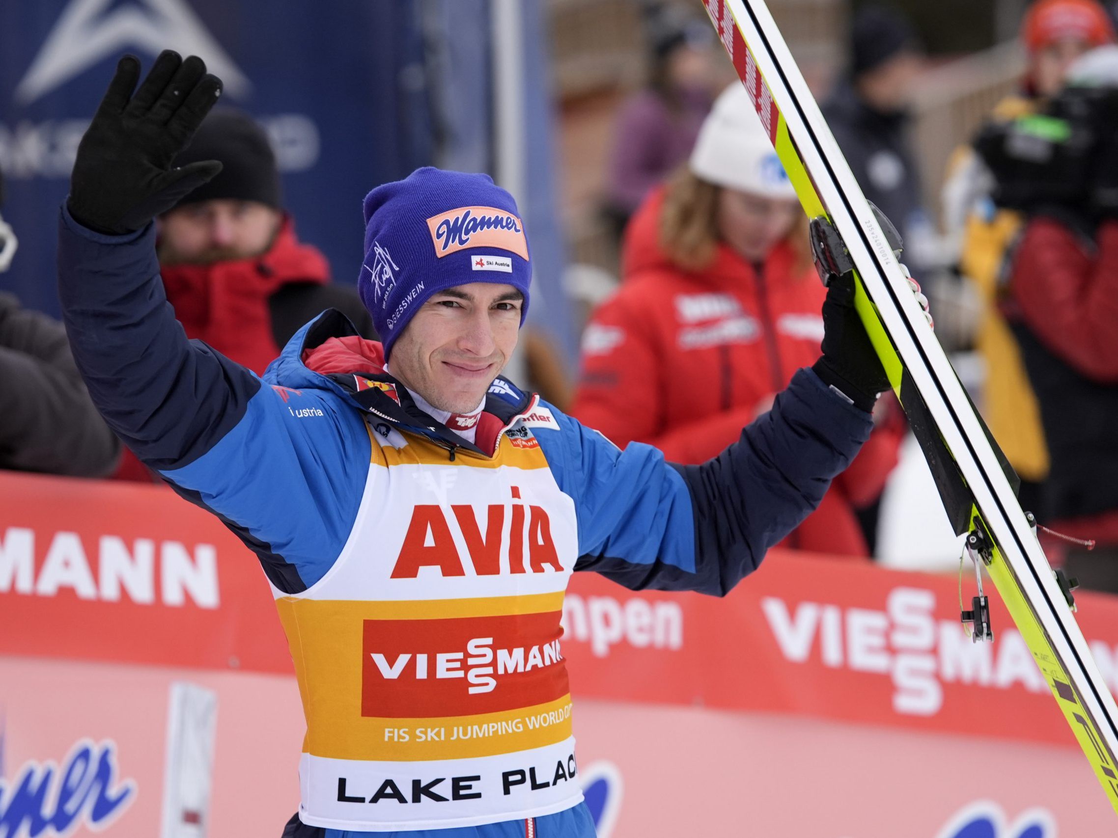 Stefan Kraft baut Führung im Gesamtweltcup aus Stefan Kraft baut Führung im Gesamtweltcup aus