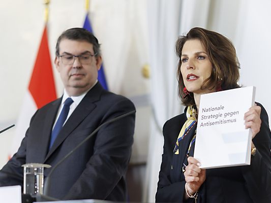 IKG-Präsident Deutsch und Ministerin Edtstadler IKG-Präsident Deutsch und Ministerin Edtstadler