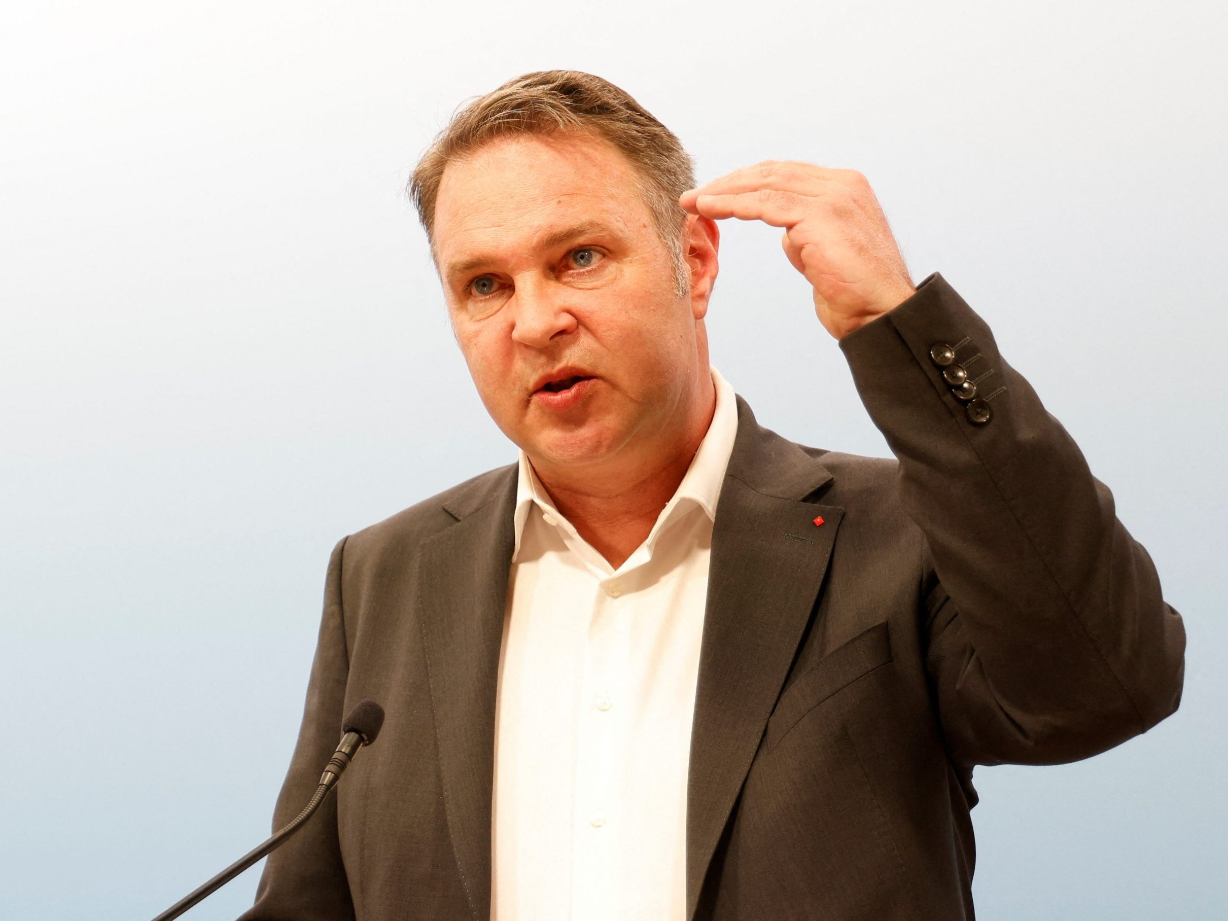 Babler warnte vor einem zunehmenden Einfluss rechtsextremer Parteien. Babler warnte vor einem zunehmenden Einfluss rechtsextremer Parteien.