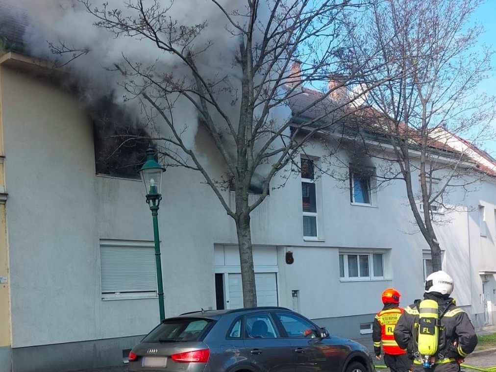 In Wien-Floridsdorf kam es zu einem Zimmer-Vollbrand. In Wien-Floridsdorf kam es zu einem Zimmer-Vollbrand.