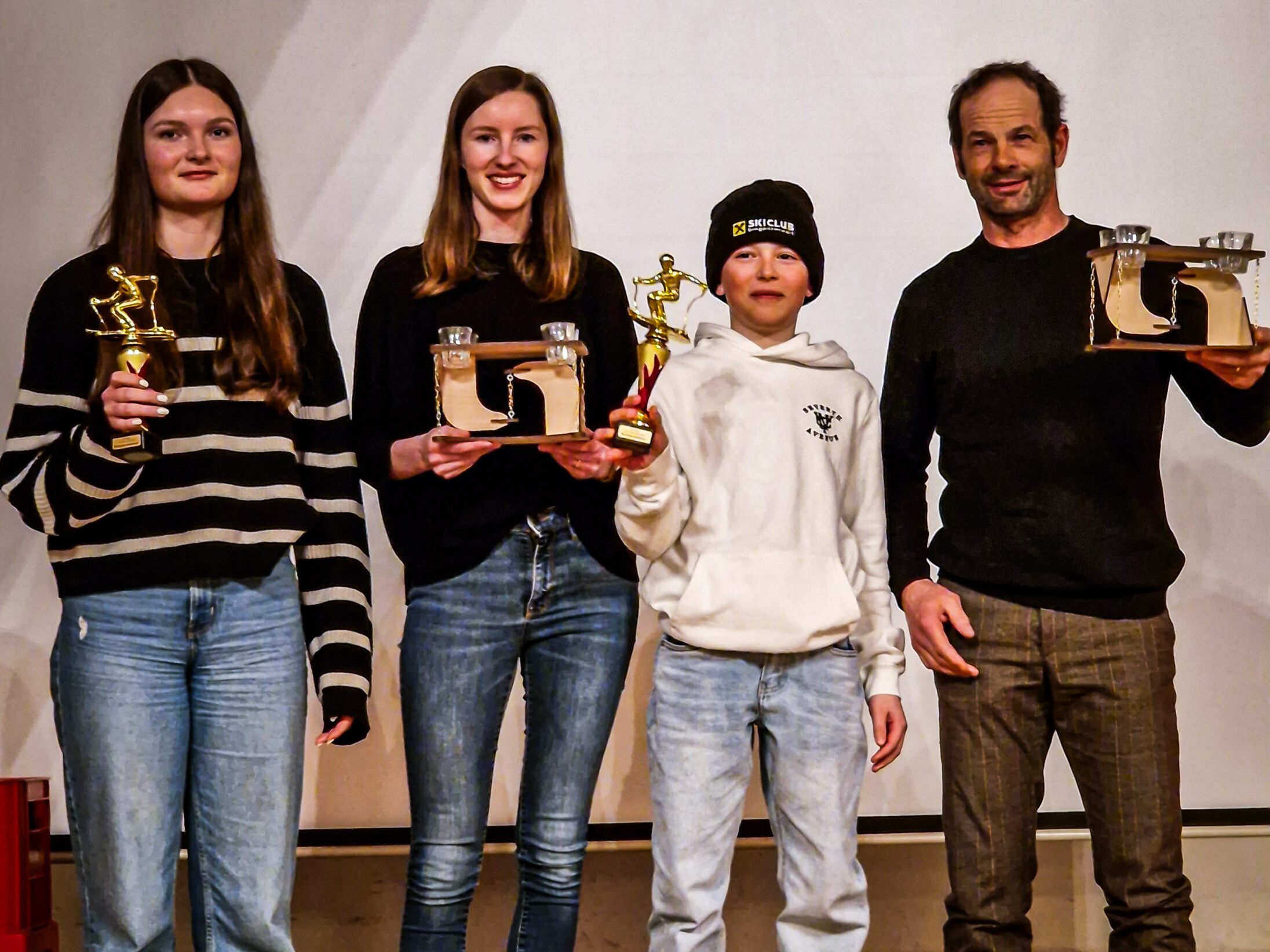 Die Vereinsmeister v.l.n.r. Selina Lang, Manuela Natter, Finn Schneider, Christian Köss Die Vereinsmeister v.l.n.r. Selina Lang, Manuela Natter, Finn Schneider, Christian Köss