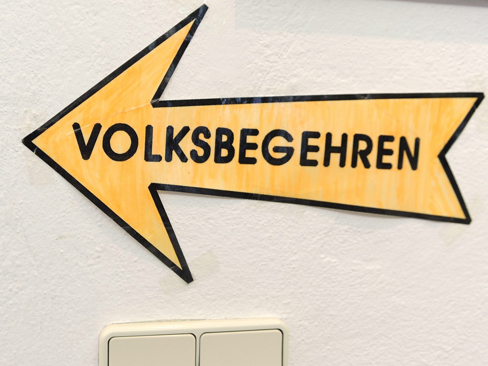 14 Volksbeghren können ab Montag unterschrieben werden- 14 Volksbeghren können ab Montag unterschrieben werden-