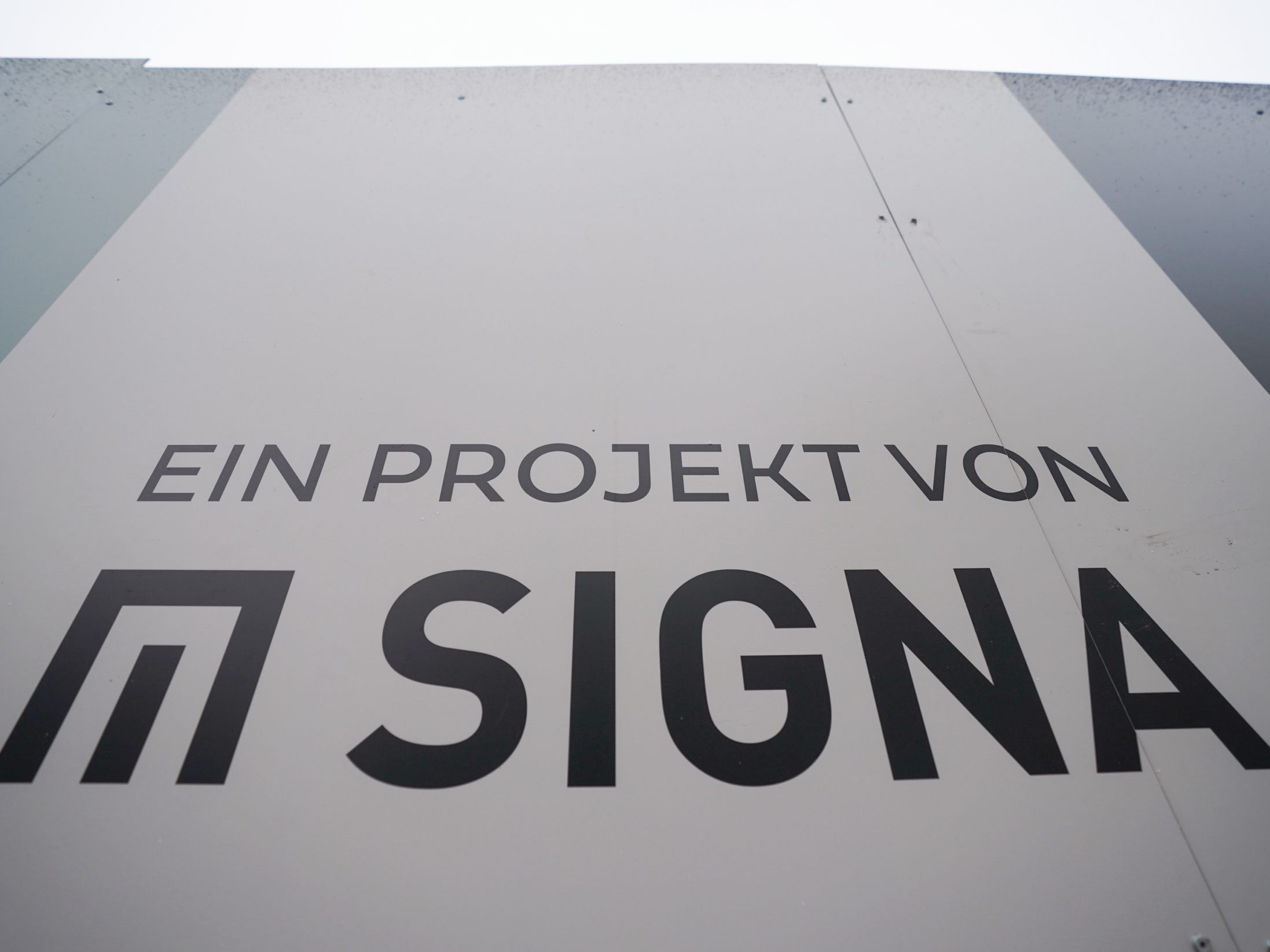 Der Verkauf des milliardenschweren Signa-Immo-Portfolios rückt näher.