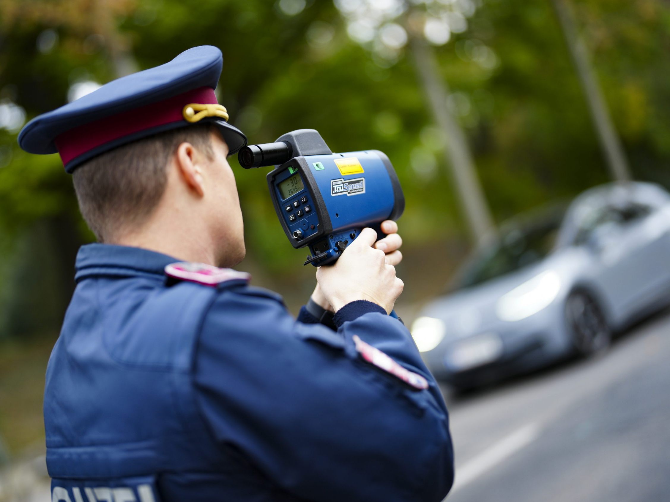Die Polizei startet die "Aktion Sicher" im Osterreiseverkehr. Die Polizei startet die "Aktion Sicher" im Osterreiseverkehr.