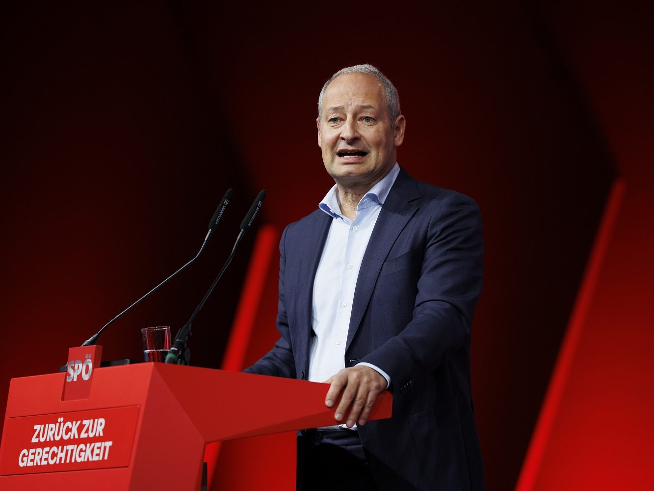 Schieder ist der SPÖ-Spitzenkandidat für die EU-Wahl. Schieder ist der SPÖ-Spitzenkandidat für die EU-Wahl.