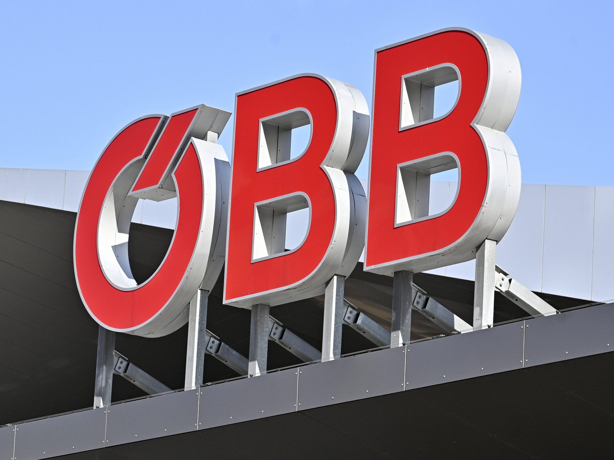 Die ÖBB starten Sanierungsarbeiten entlang der Schnellbahn in Wien.