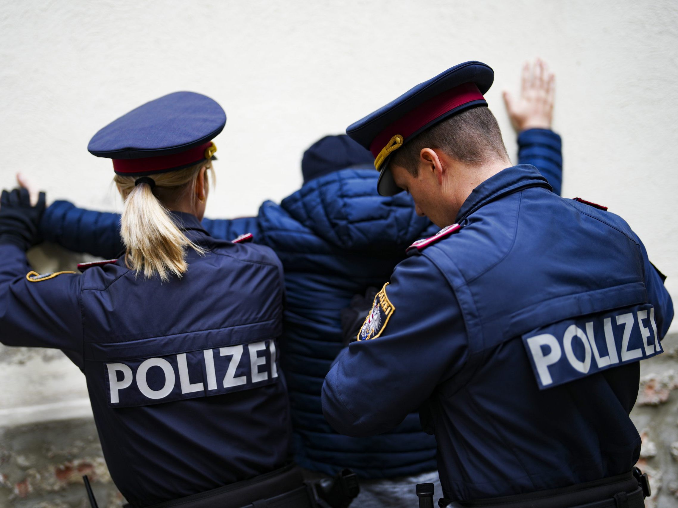 Ein 55-Jähriger wurde festgenommen, nachdem er eine Frau in Wien-Wieden vergewaltigt haben soll.
