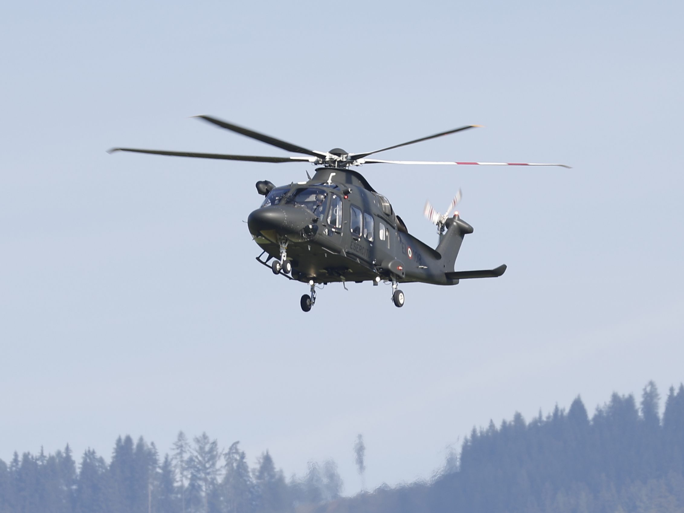 Hubschrauberpiloten des Bundesheeres trainieren ab heute Flugmanöver. Hubschrauberpiloten des Bundesheeres trainieren ab heute Flugmanöver.