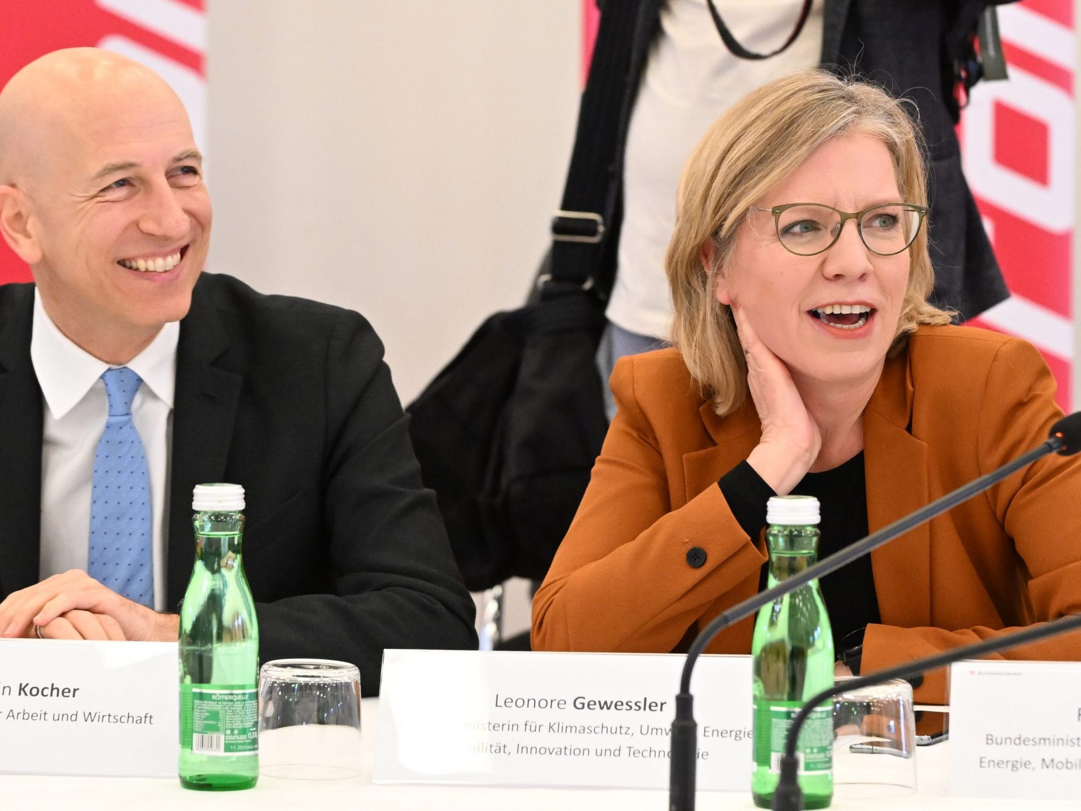 Gewessler plant einen "Made in Europe Bonus" für europäische Wertschöpfung. Gewessler plant einen "Made in Europe Bonus" für europäische Wertschöpfung.