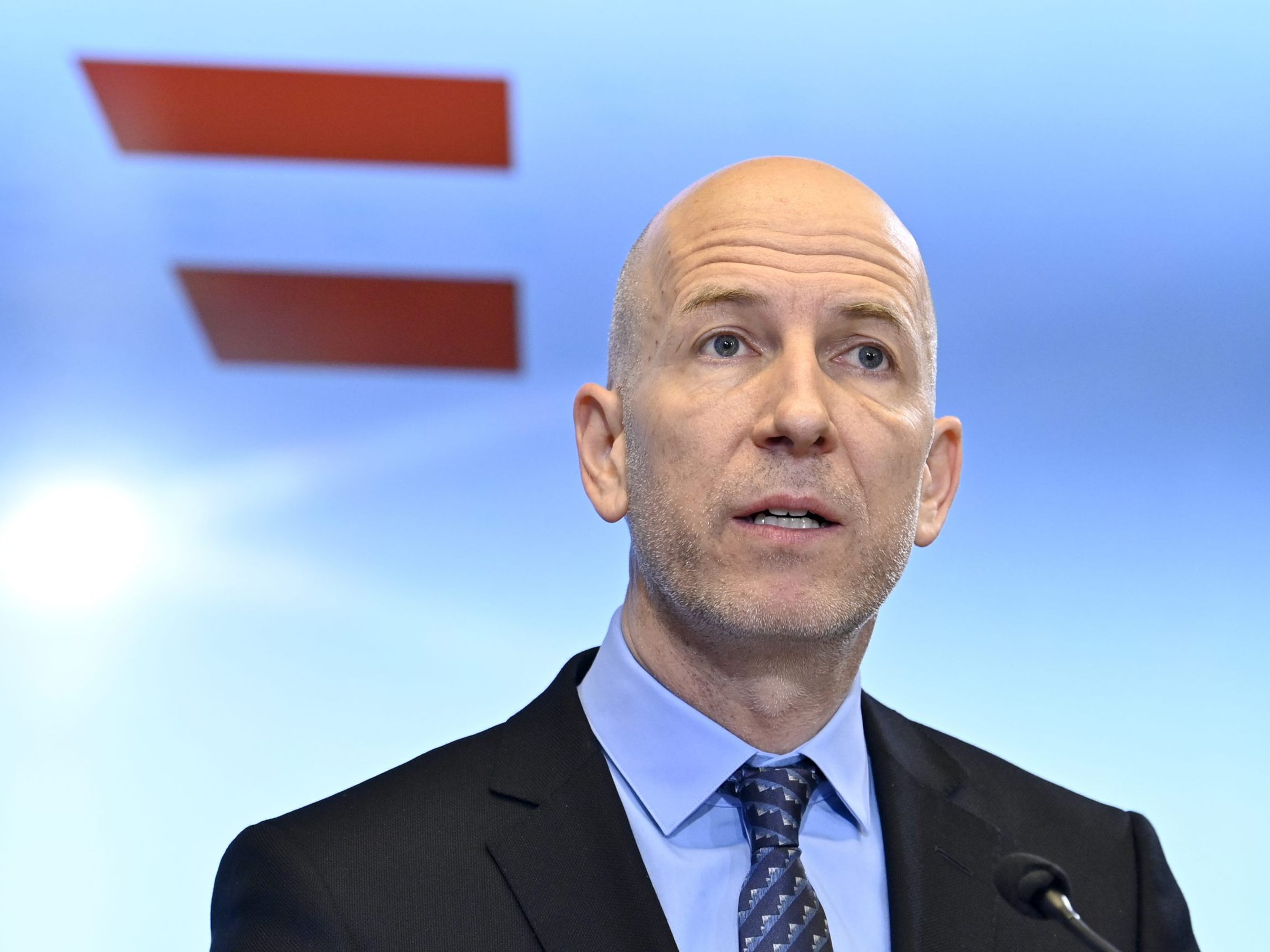 Kocher will Zahl der Rot-Weiß-Rot-Karten in vier Jahren verdoppeln.