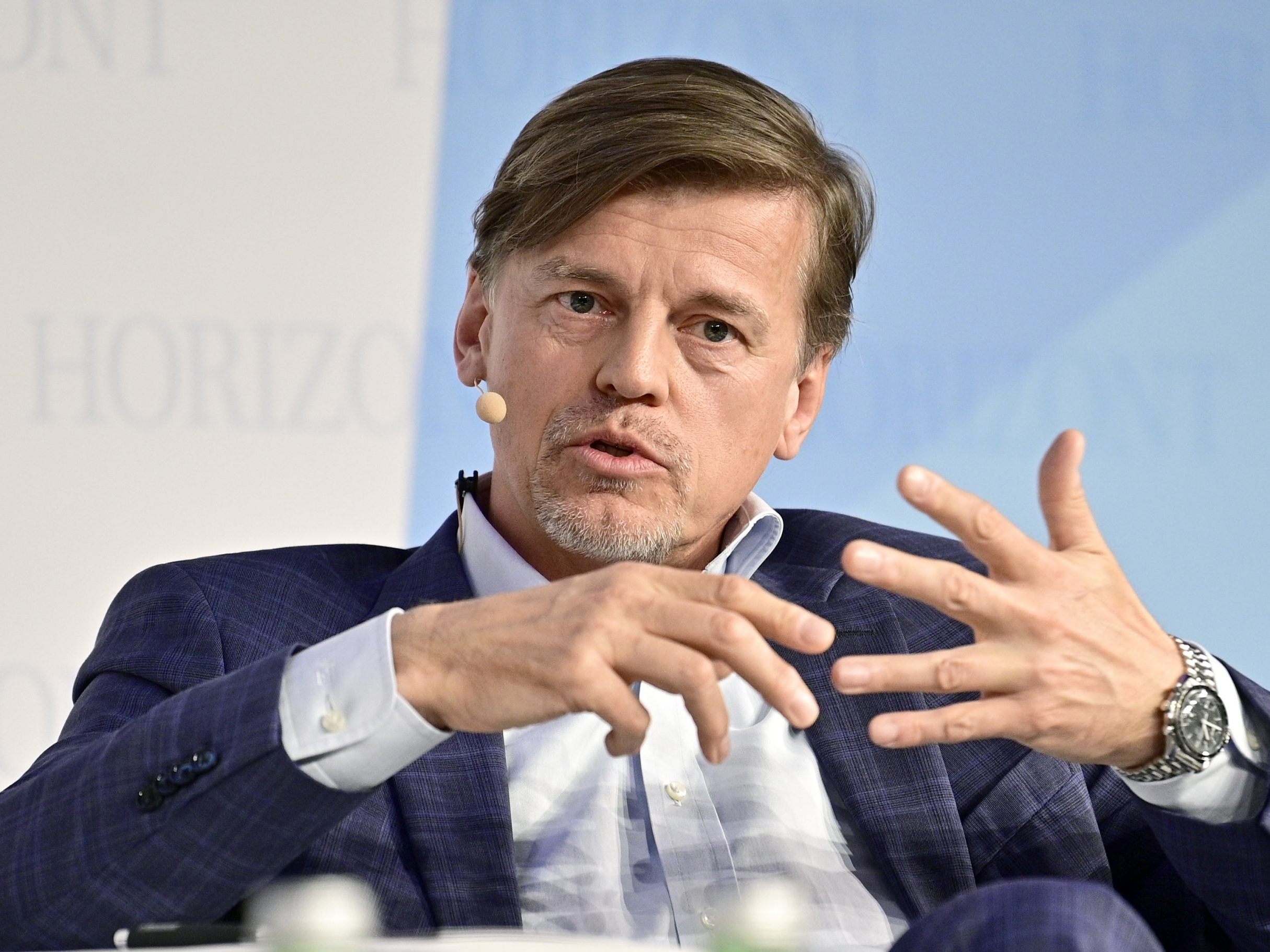 Veit Dengler bewirbt sich um einen pinken Listenplatz. Veit Dengler bewirbt sich um einen pinken Listenplatz.