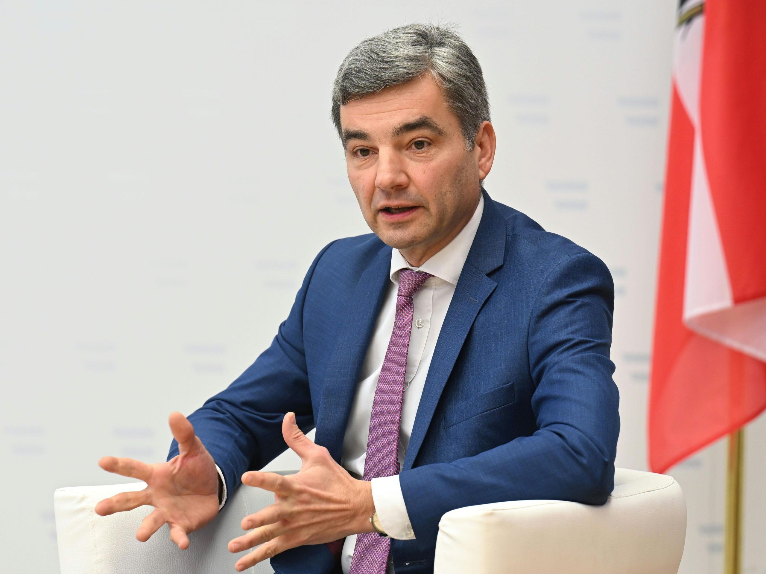 Den Anfang macht der Leiter der Finanzprokuratur, Wolfgang Peschorn.