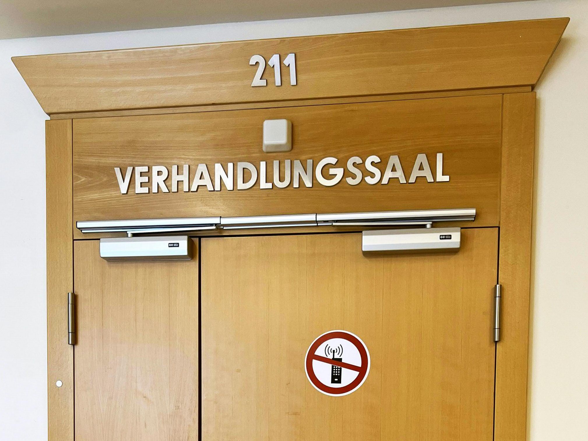 Wegen fortgesetzter Gewalt gegen die Mutter wurde ein 18-Jähriger verurteilt. Wegen fortgesetzter Gewalt gegen die Mutter wurde ein 18-Jähriger verurteilt.