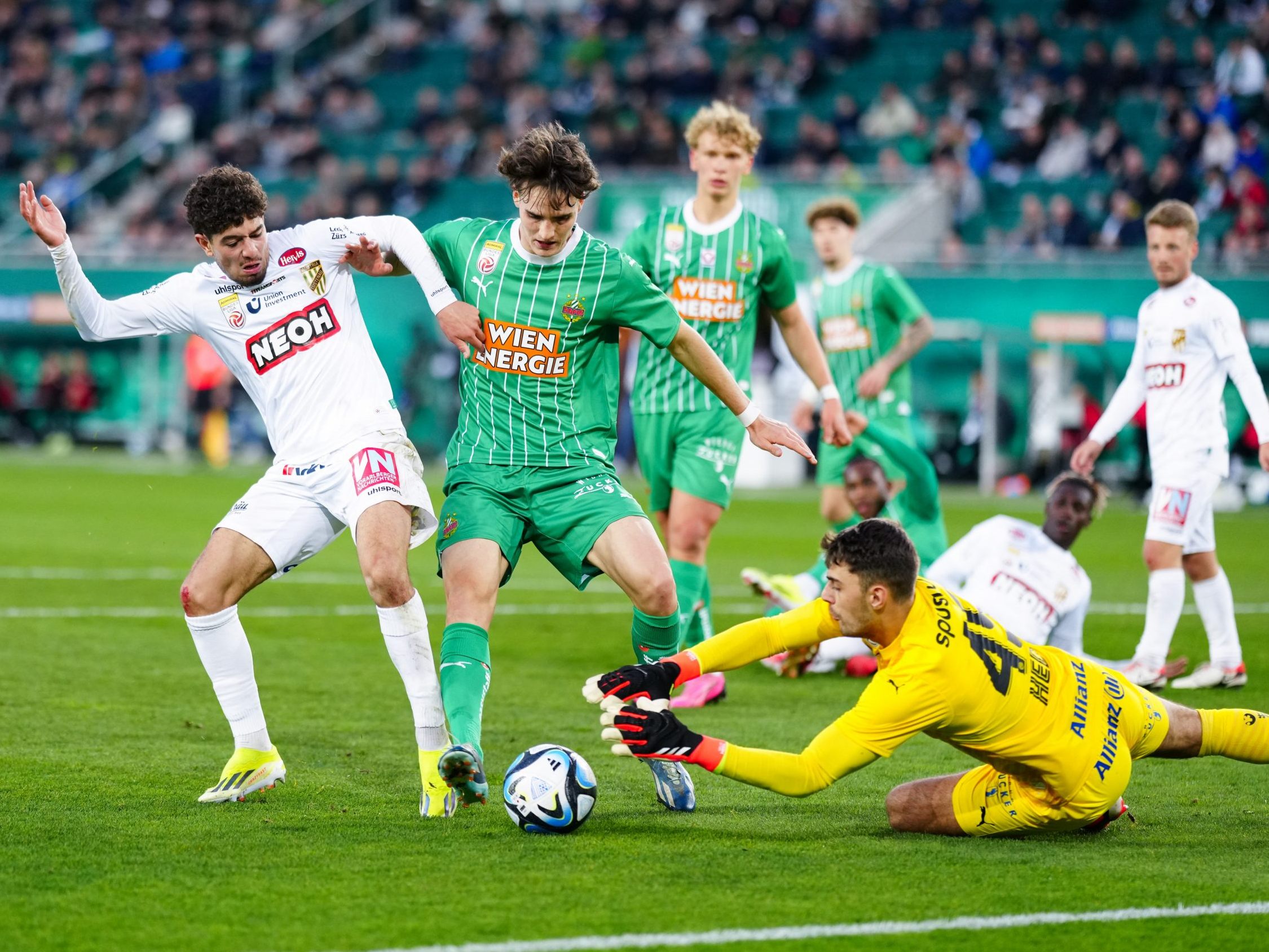 Rapid Wien und Austria Lustenau trennten sich 1:1. Rapid Wien und Austria Lustenau trennten sich 1:1.