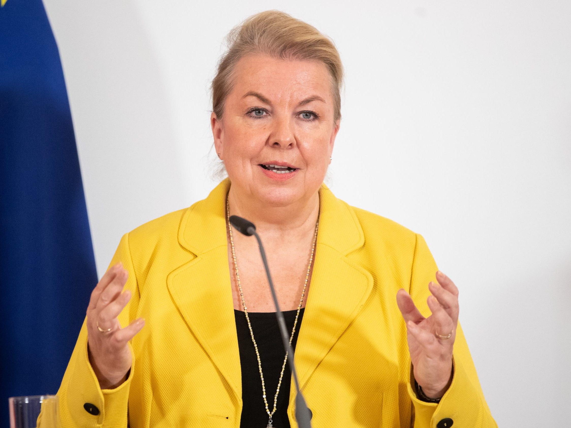 Beate Hartinger-Klein will nichts von geschredderten Akten wissen. Beate Hartinger-Klein will nichts von geschredderten Akten wissen.