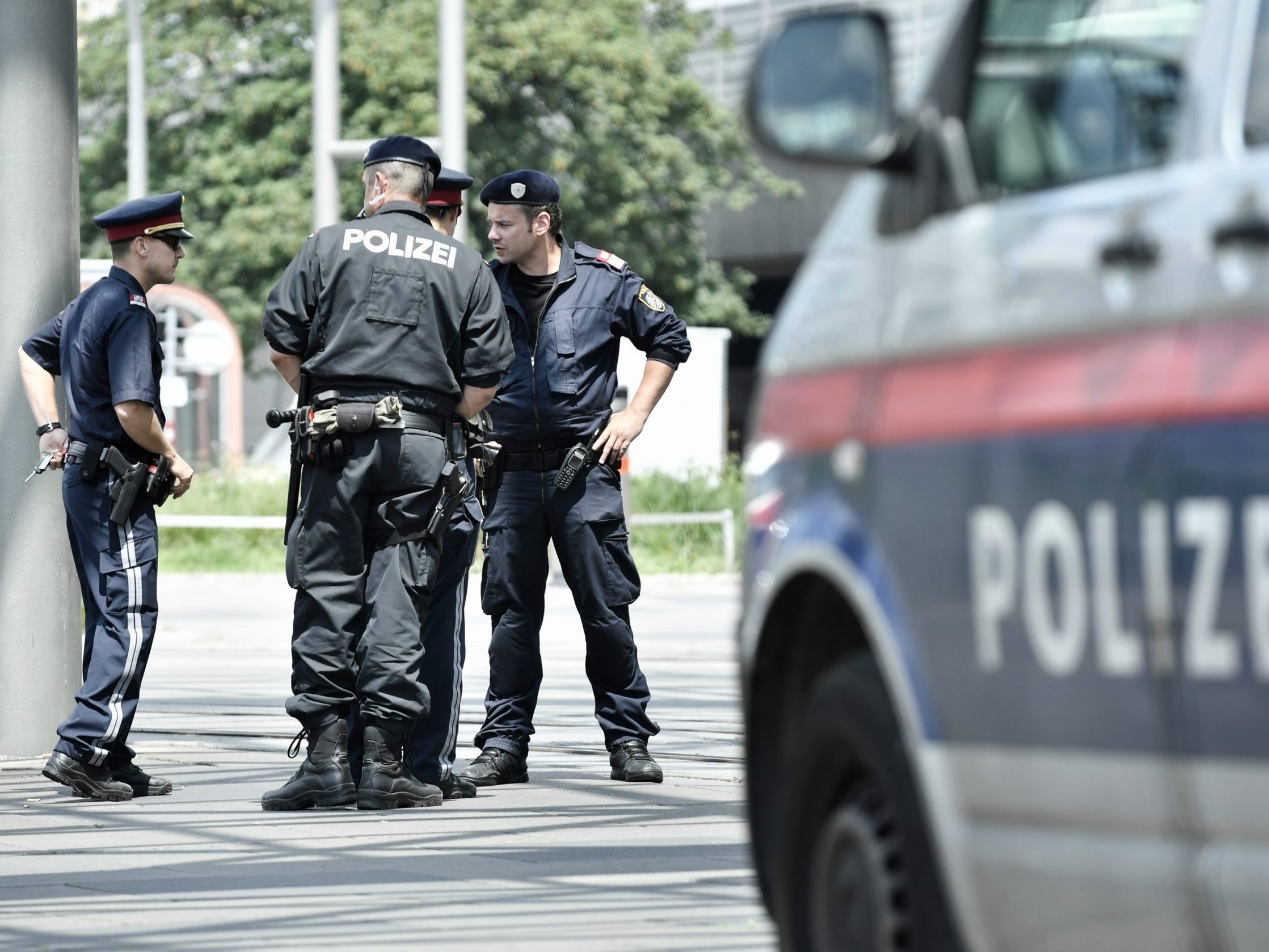 Am Wiener Praterstern wurde eine Polizeiaktion gegen Jugendkriminalität durchgeführt.