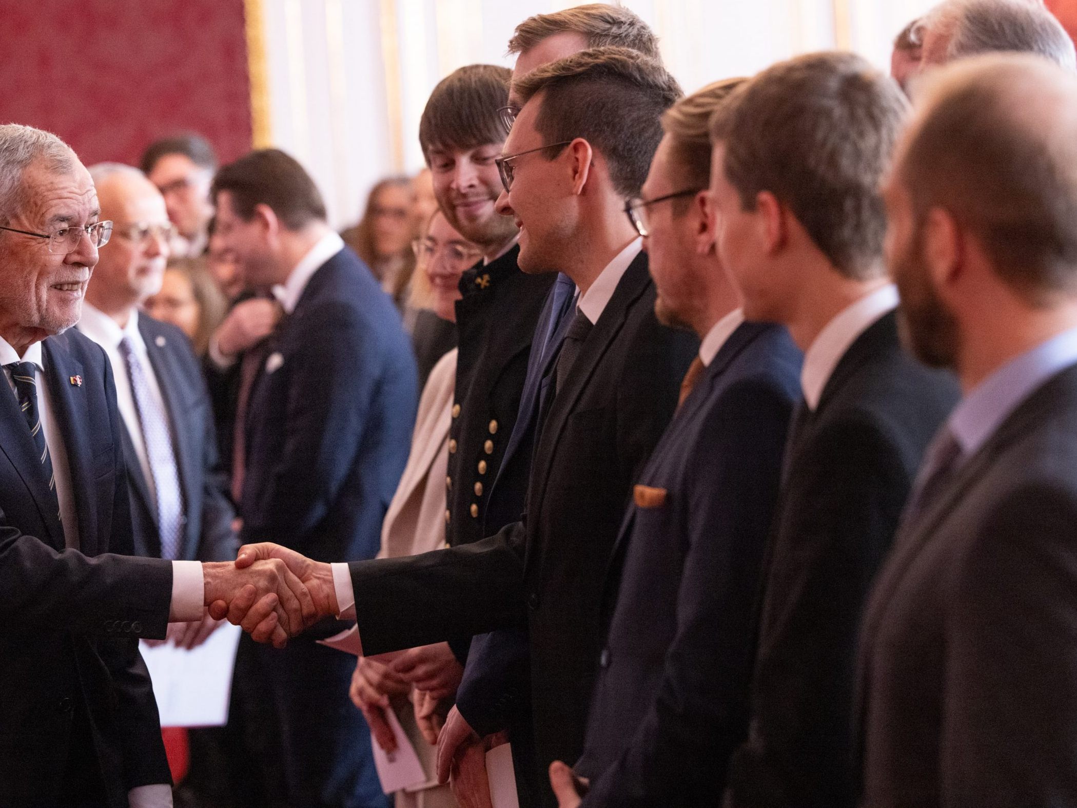 Van der Bellen übergab erstmals Sub-auspiciis-Ehrenringe in der Wiener Hofburg.