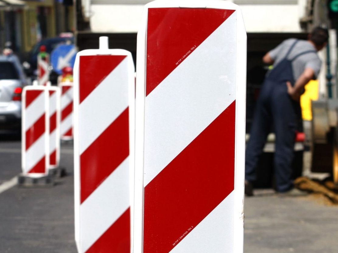 Definitive Instandsetzung der Fahrbahn in der Roßauer Lände. Definitive Instandsetzung der Fahrbahn in der Roßauer Lände.