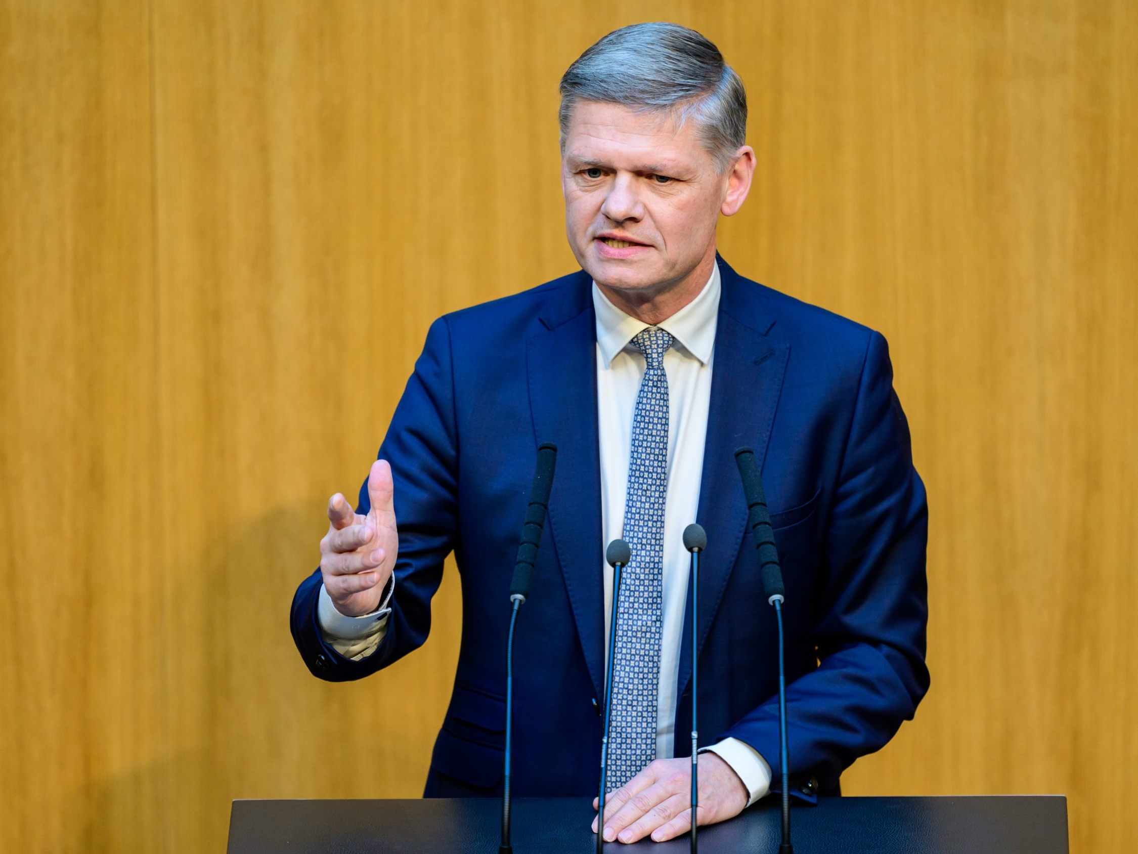 ÖVP-Hanger will eine Beugestrafe für Teufel.