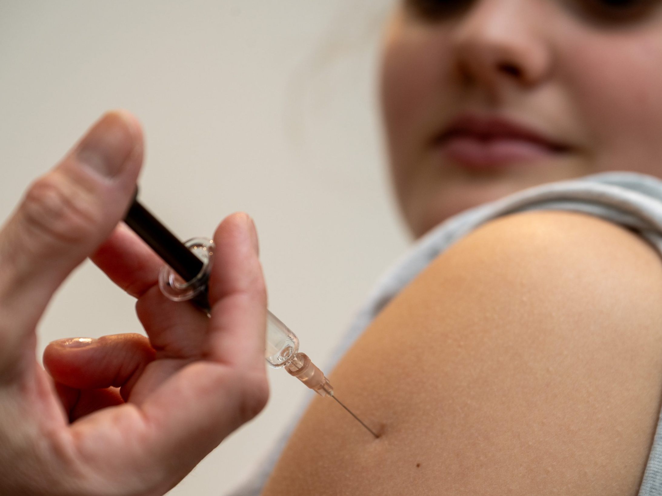 Pressekonferenz: Anhebung des Alters zur kostenlosen HPV-Impfung.