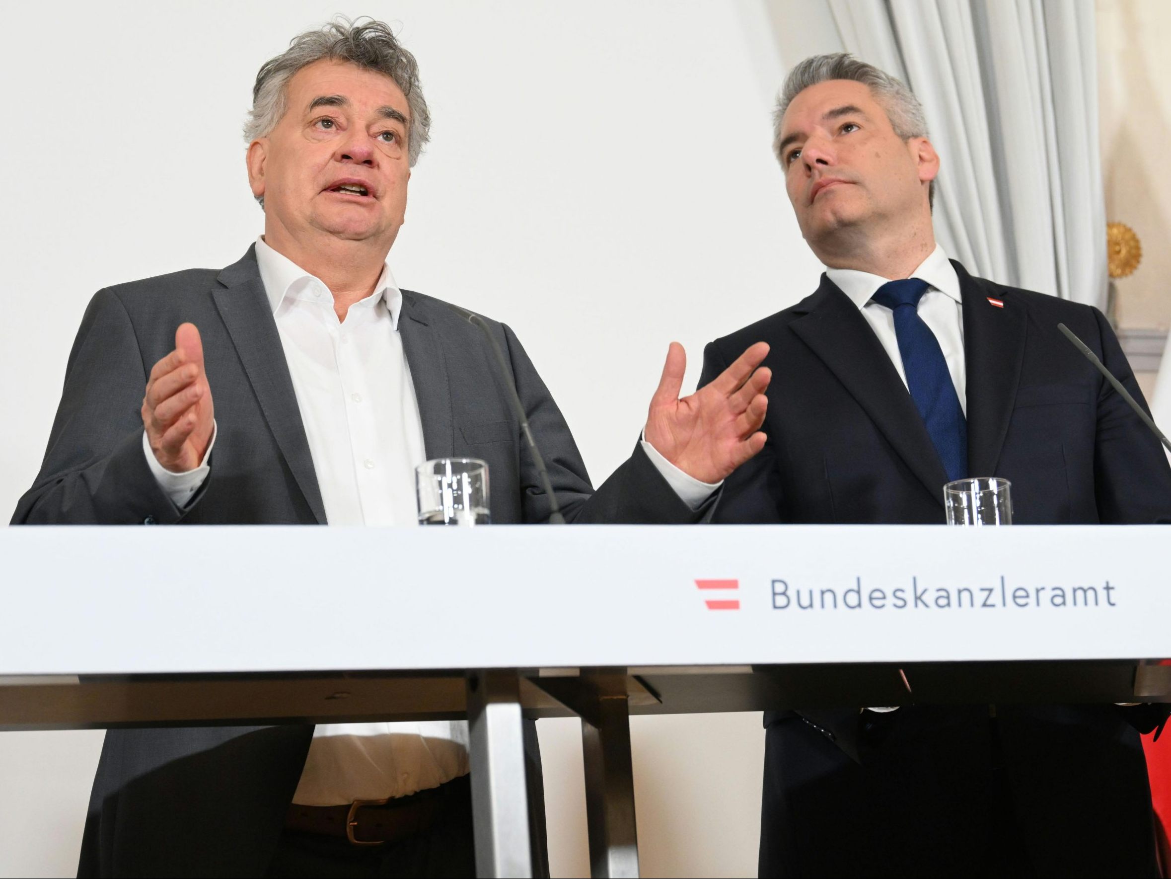 Die Regierung bringt den Gasnetz- und Stromnetz-Ausbau auf Schiene.