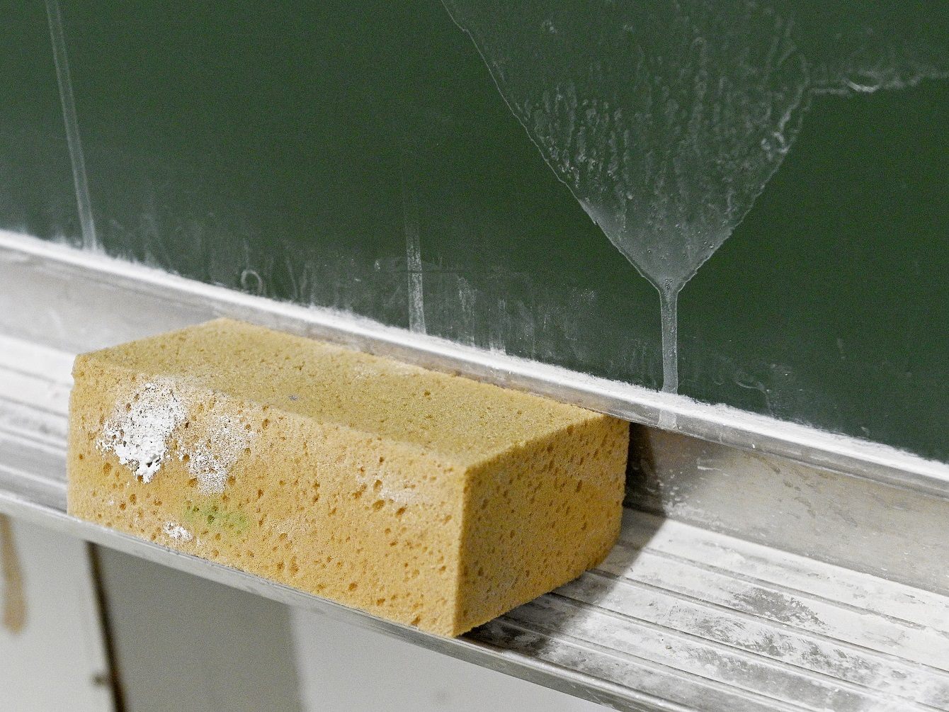 Ein Teil der Eltern setzt auf Nachhilfe, Lerncamps oder gemeinsames Lernen, bevor ihr Kind von der Volksschule, Mittelschule oder AHS-Unterstufe in eine andere Schulform wechselt.