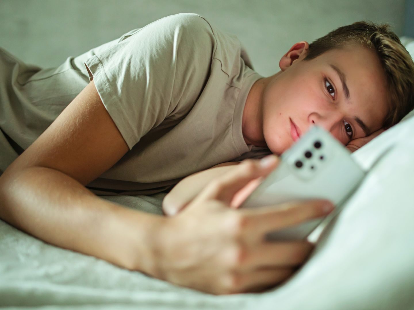 Die Social-Media-Nutzung ist bei Jugendlichen rückläufig. Die Social-Media-Nutzung ist bei Jugendlichen rückläufig.