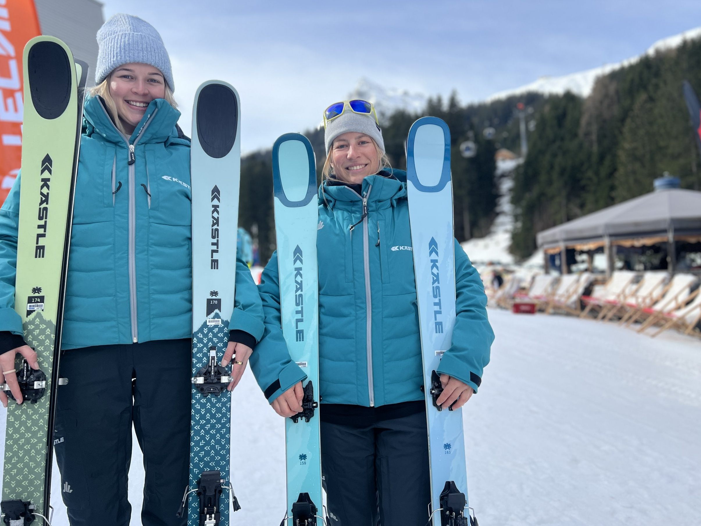 Fraziska und Juli präsentierten die neuen Kästle-Modelle. Fraziska und Juli präsentierten die neuen Kästle-Modelle.