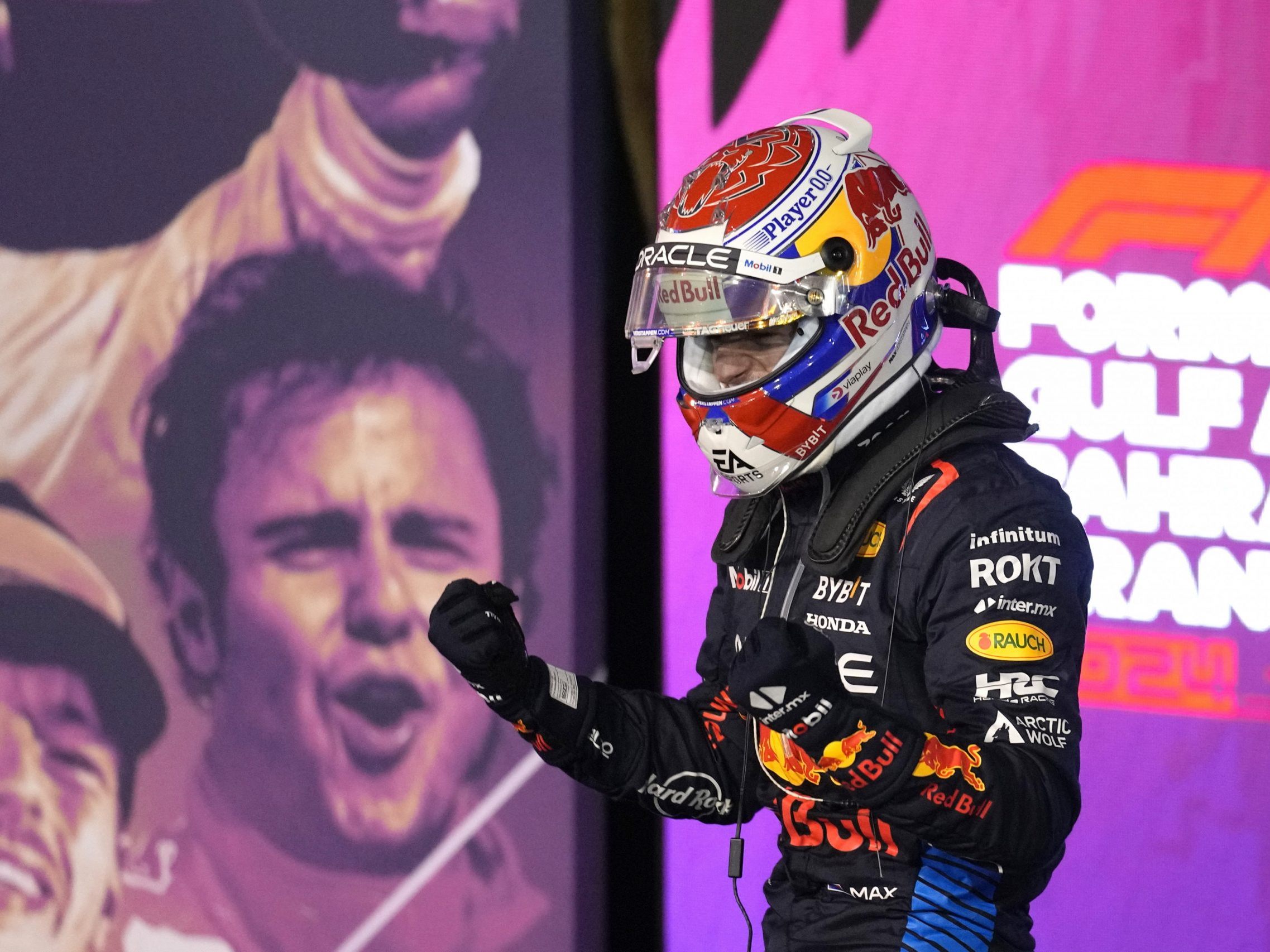 Red-Bull-Doppelsieg in Sakhir - Weltmeister Verstappen siegte mit überlegenem Vorsprung Red-Bull-Doppelsieg in Sakhir - Weltmeister Verstappen siegte mit überlegenem Vorsprung