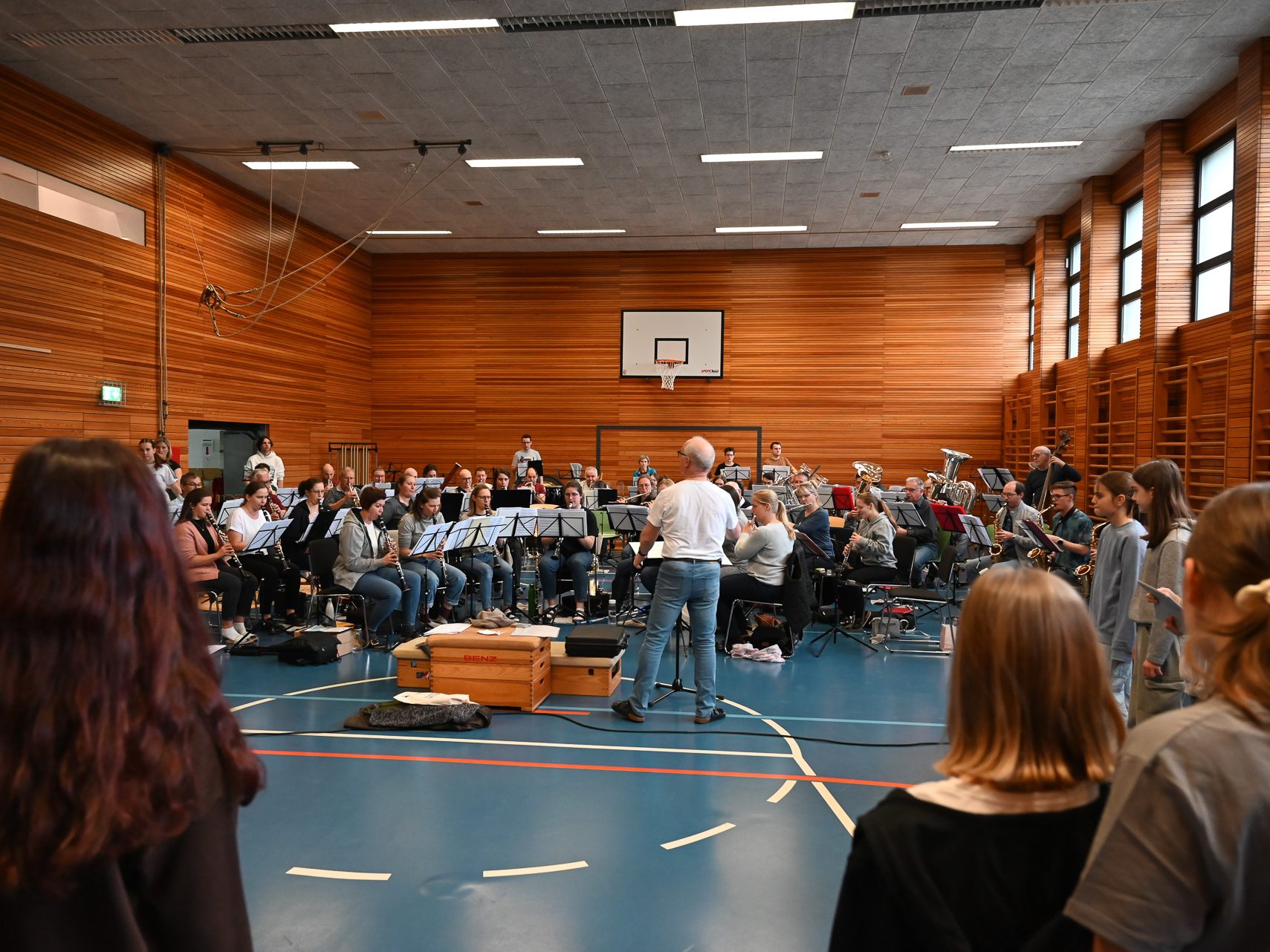 Der Musikverein Concordia probt für das bevorstehende Frühjahrskonzert am 6. April. Mit dabei ist auch der Chor der Musikmittelschule Bergmannstraße. Der Musikverein Concordia probt für das bevorstehende Frühjahrskonzert am 6. April. Mit dabei ist auch der Chor der Musikmittelschule Bergmannstraße.