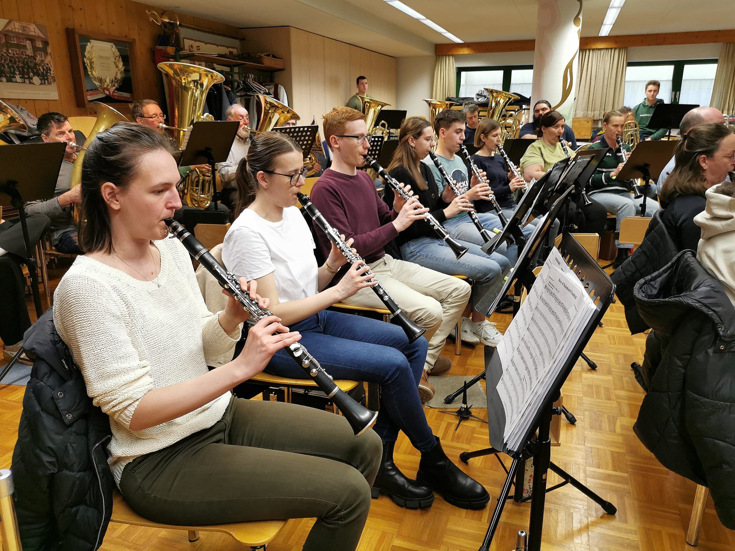 Höchste Konzentration hieß es für die Hatler Musikanten beim Probenwochenende vor dem großen Frühlingskonzert. Höchste Konzentration hieß es für die Hatler Musikanten beim Probenwochenende vor dem großen Frühlingskonzert.