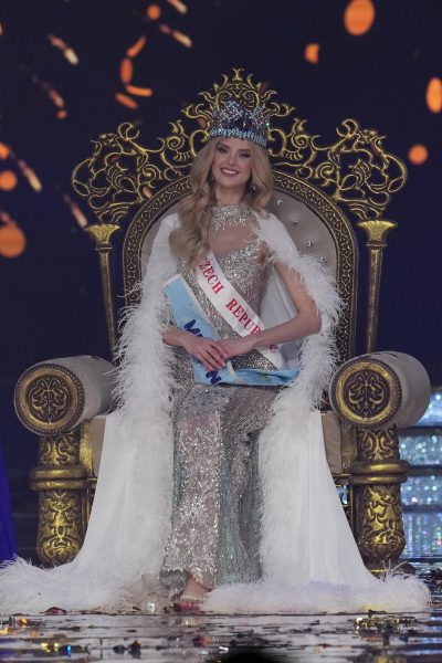 <p>India Miss World</p>

