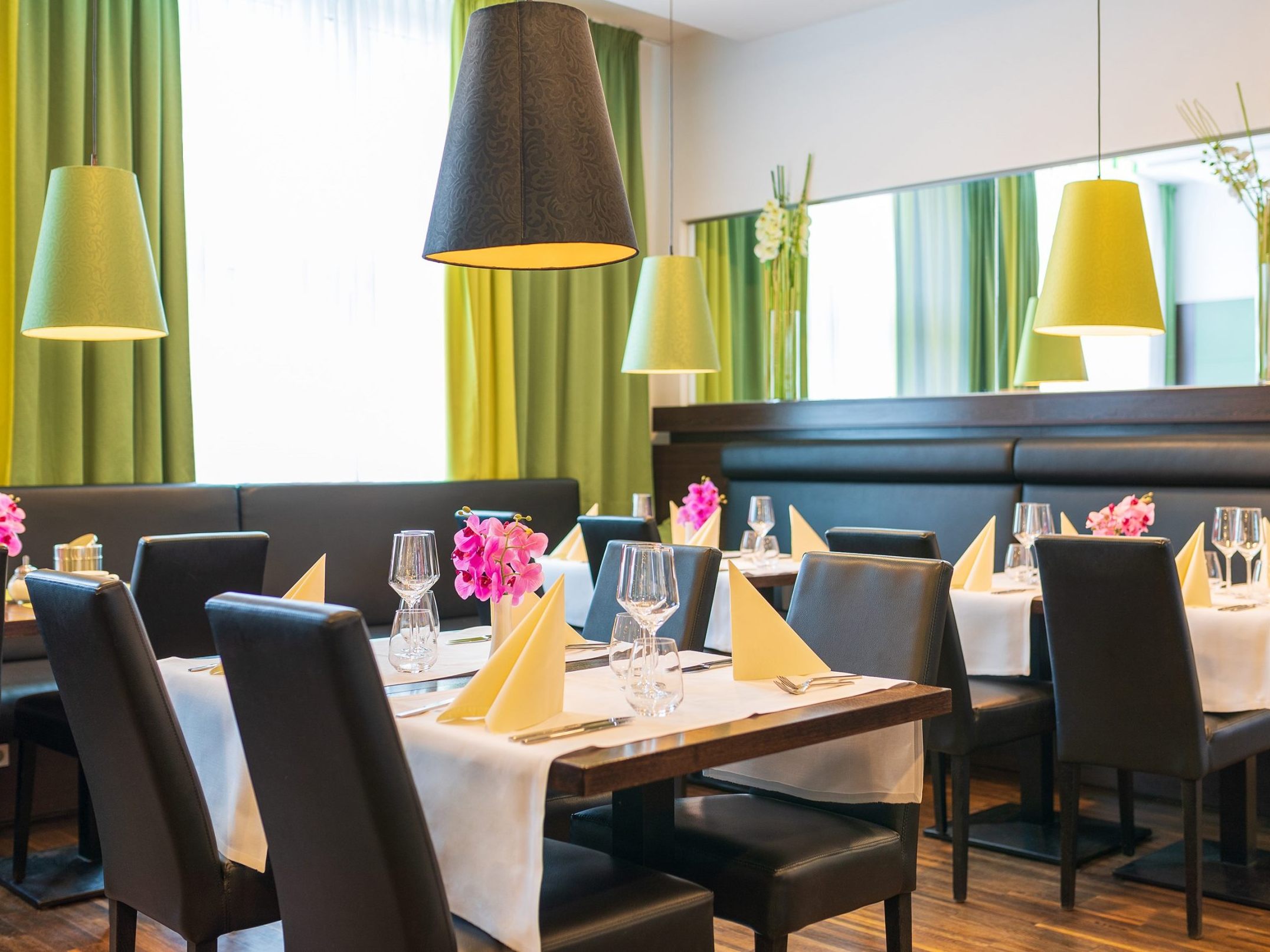Der Osterbrunch am 31.3. bildet den Auftakt für eine Serie an kulinarischen Highlights im RAINERS Hotel Vienna. Der Osterbrunch am 31.3. bildet den Auftakt für eine Serie an kulinarischen Highlights im RAINERS Hotel Vienna.