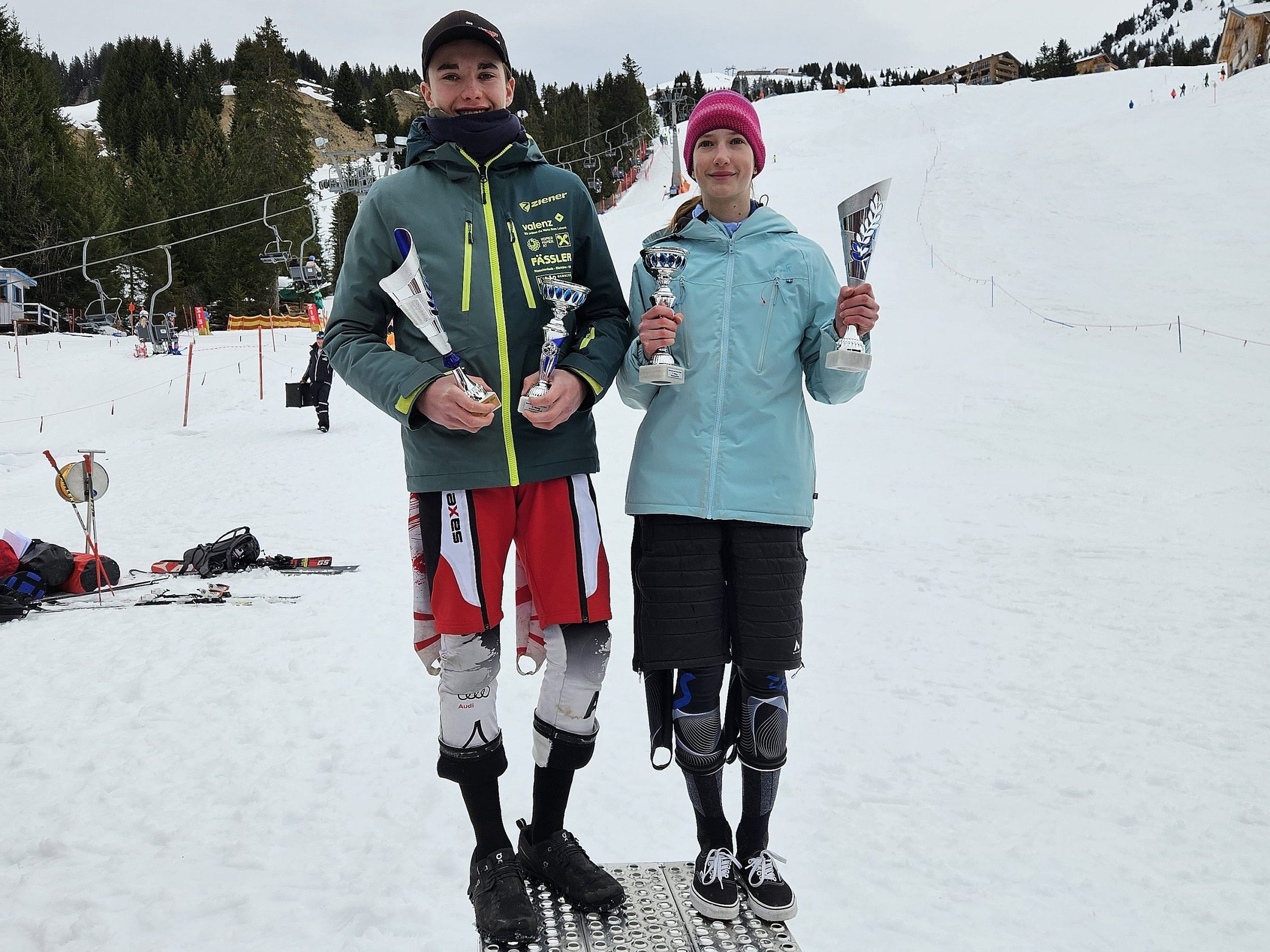 Die stolzen Bezirksmeister Samuel Hammerer (SC Mühlebach) und Ida Schuler (SV Dornbirn). Die stolzen Bezirksmeister Samuel Hammerer (SC Mühlebach) und Ida Schuler (SV Dornbirn).