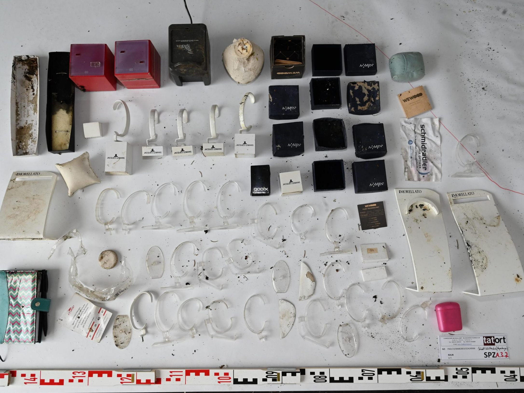 Ein Jahr später konnte der Überfall auf einen Juwelier geklärt werden. Ein Jahr später konnte der Überfall auf einen Juwelier geklärt werden.