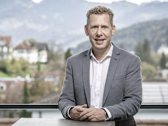 „Die Mittel dürfen nicht wieder in undurchsichtigen Budget-Kanälen versickern“, stellt AK Präsident Bernhard Heinzle klar. „Die Mittel dürfen nicht wieder in undurchsichtigen Budget-Kanälen versickern“, stellt AK Präsident Bernhard Heinzle klar.